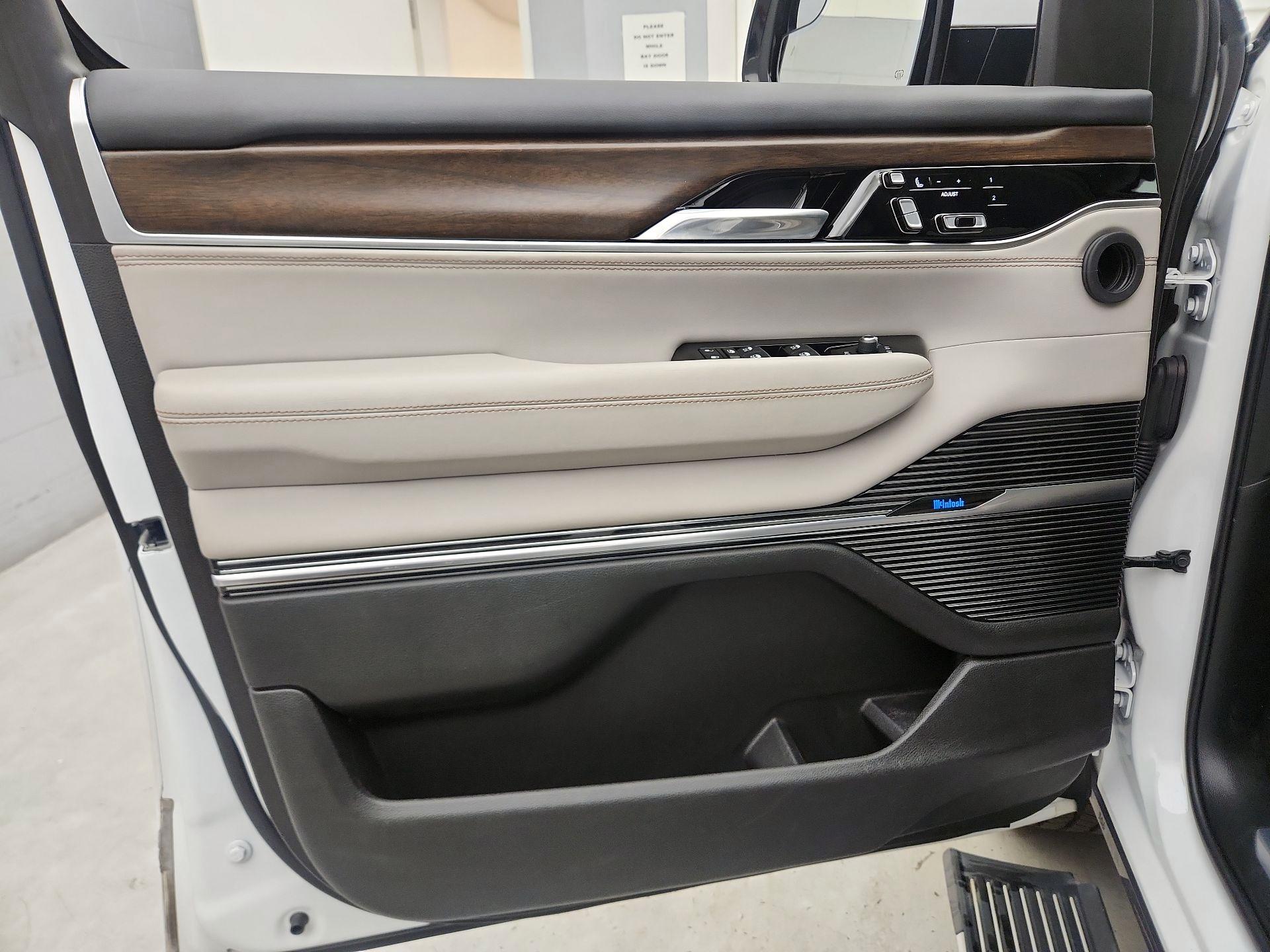 Thumbnail: 2022 Jeep Grand Wagoneer - 12