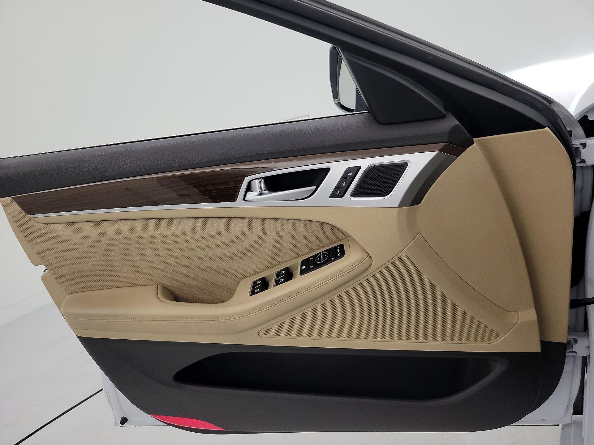 Thumbnail: 2018 Genesis G80 - 12