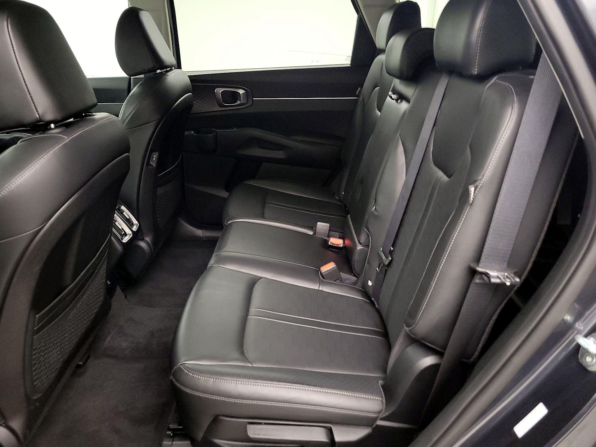 Thumbnail: 2022 Kia Sorento - 20