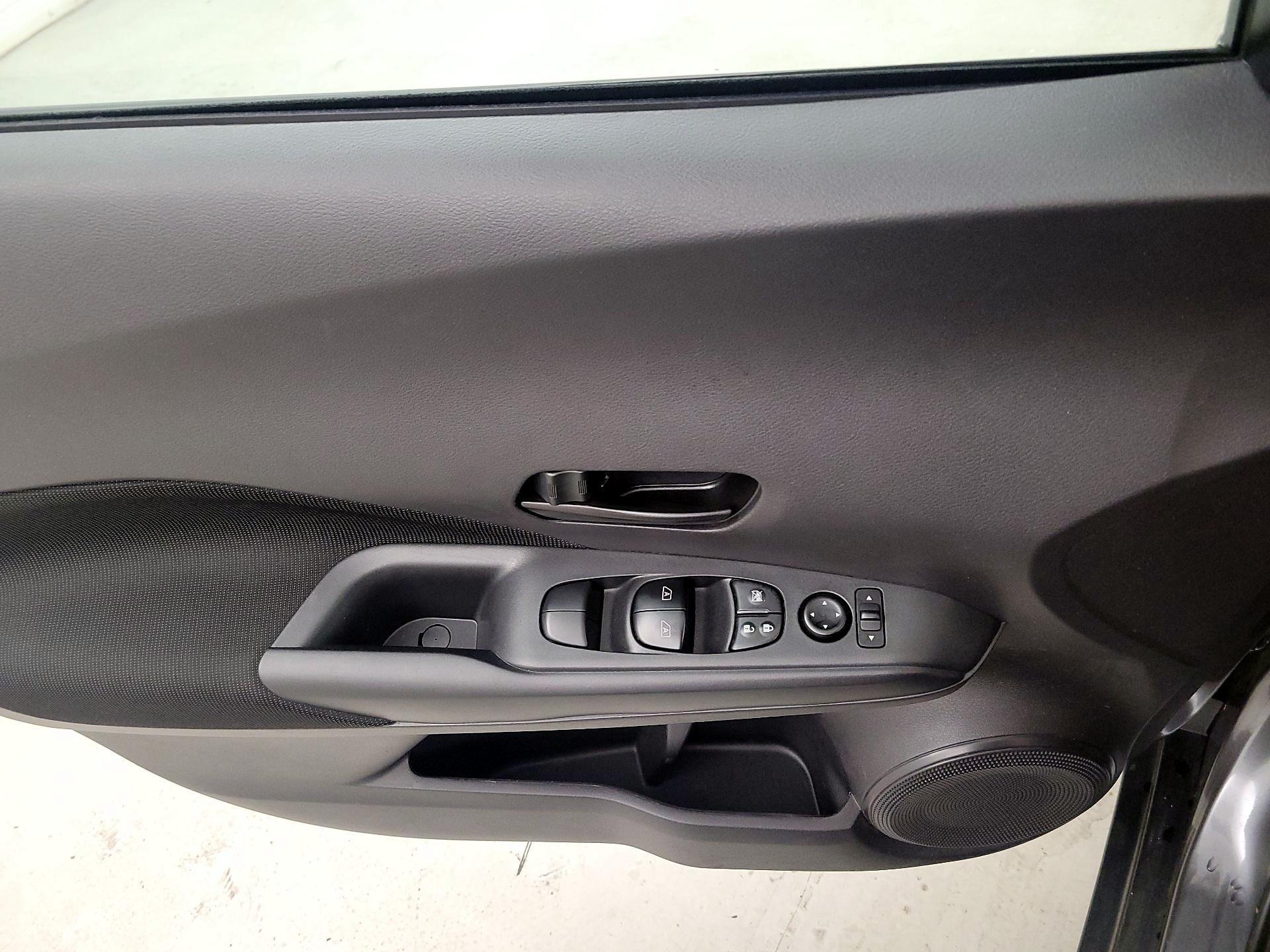 Thumbnail: 2023 Nissan Kicks - 12