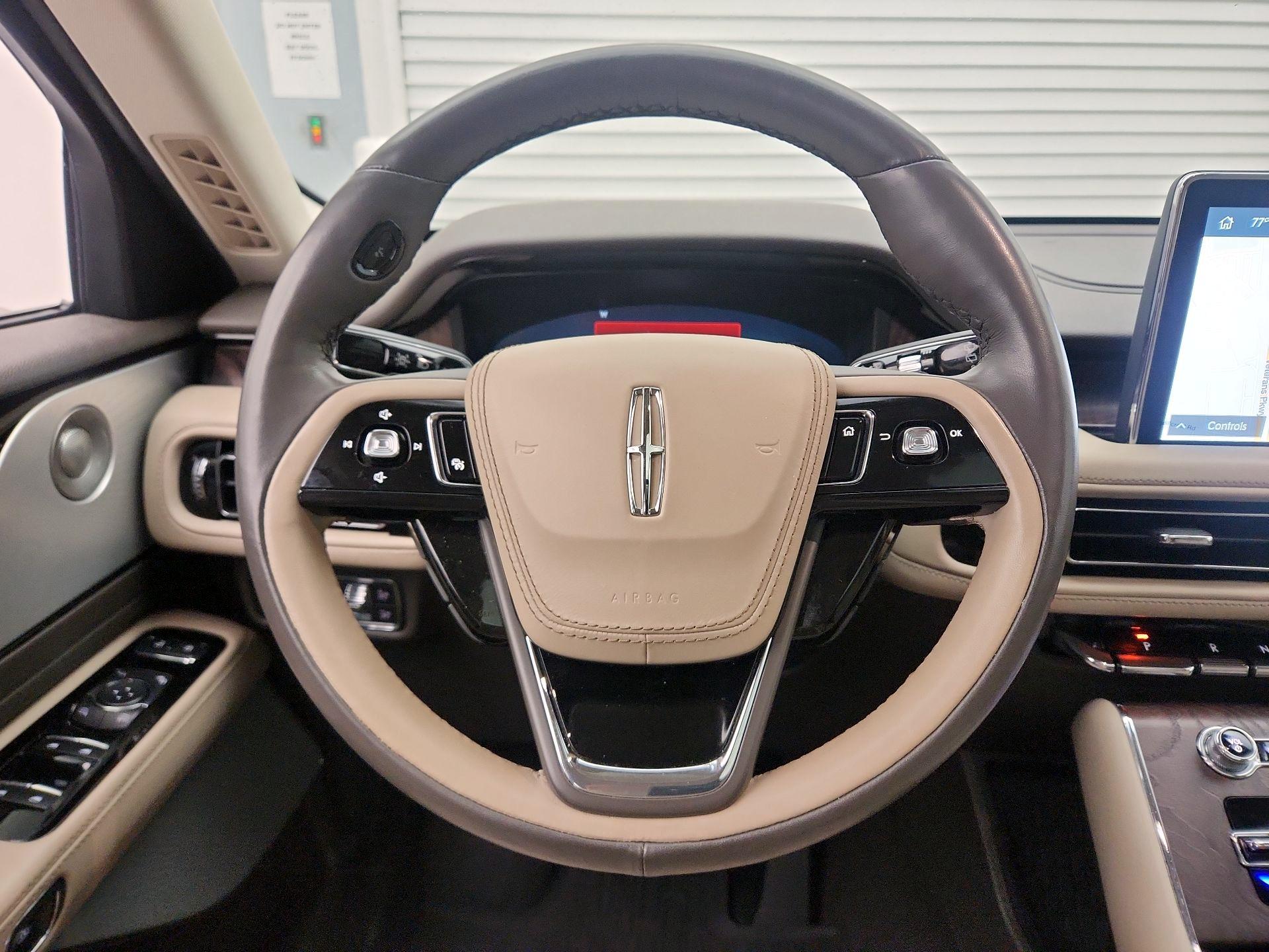 Thumbnail: 2022 Lincoln Aviator - 10