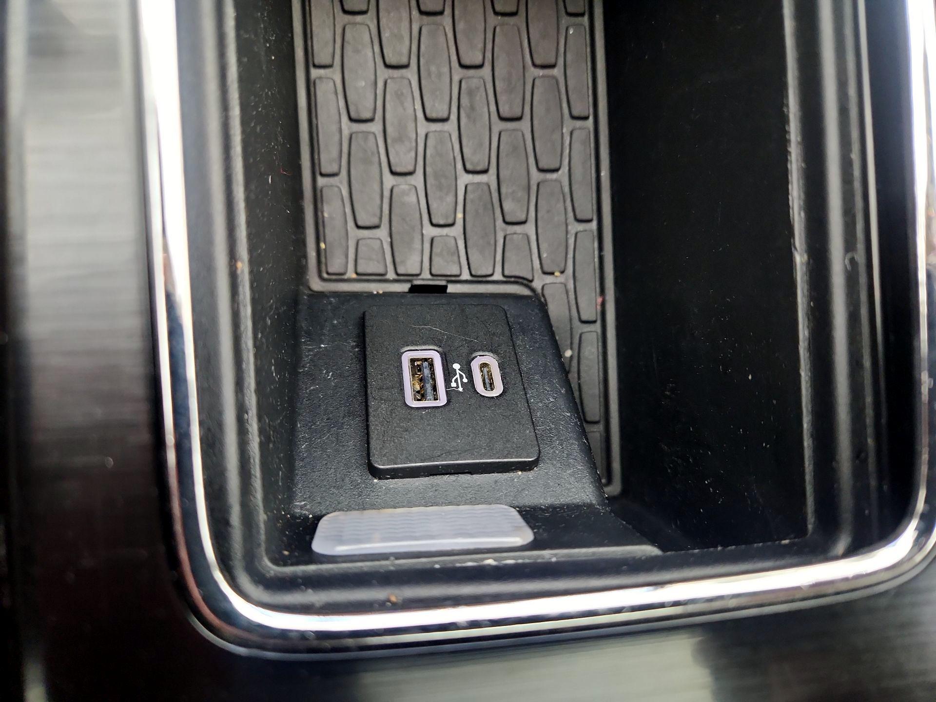 Thumbnail: 2022 Lincoln Aviator - 19