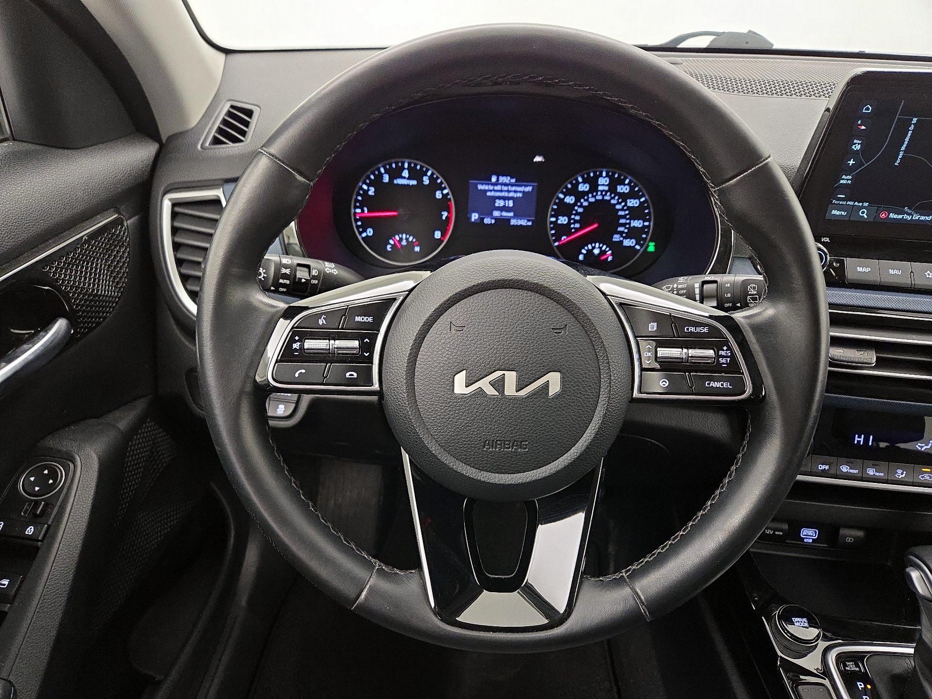 Thumbnail: 2023 Kia Seltos - 10