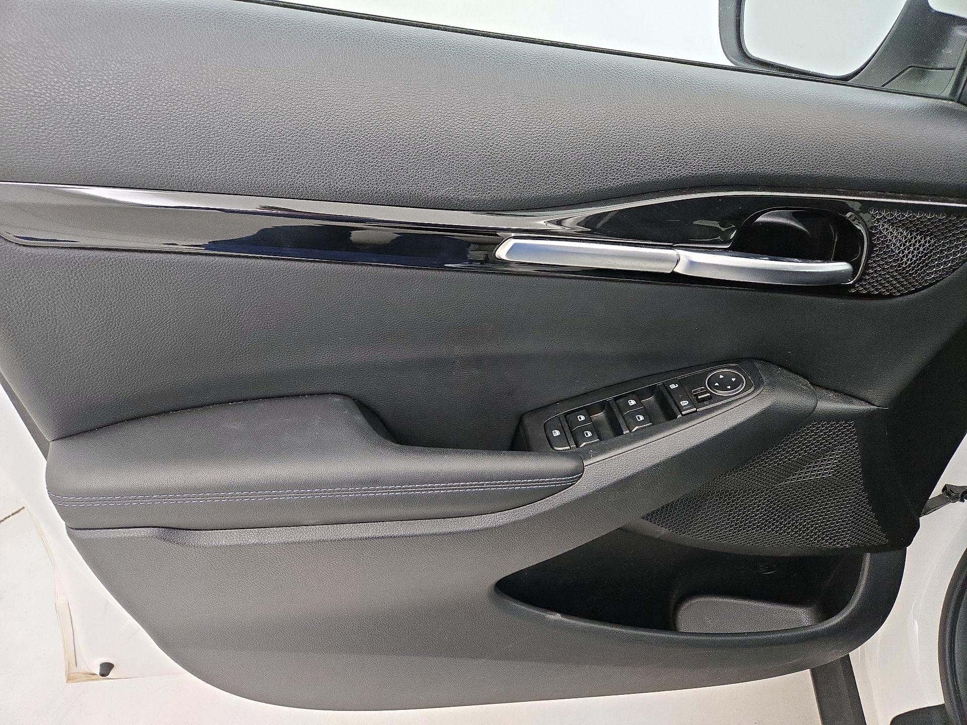 Thumbnail: 2023 Kia Seltos - 12