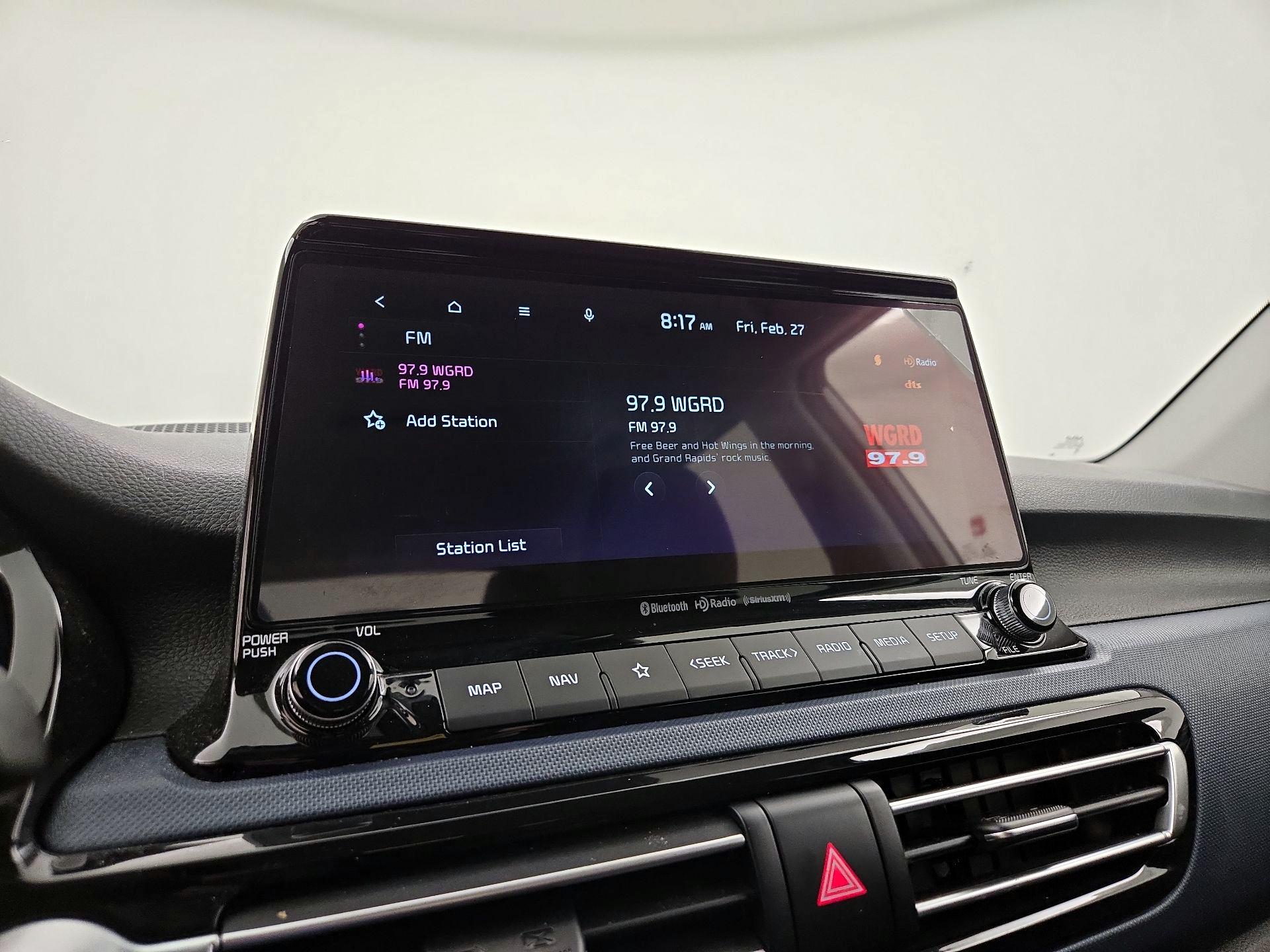 Thumbnail: 2023 Kia Seltos - 16