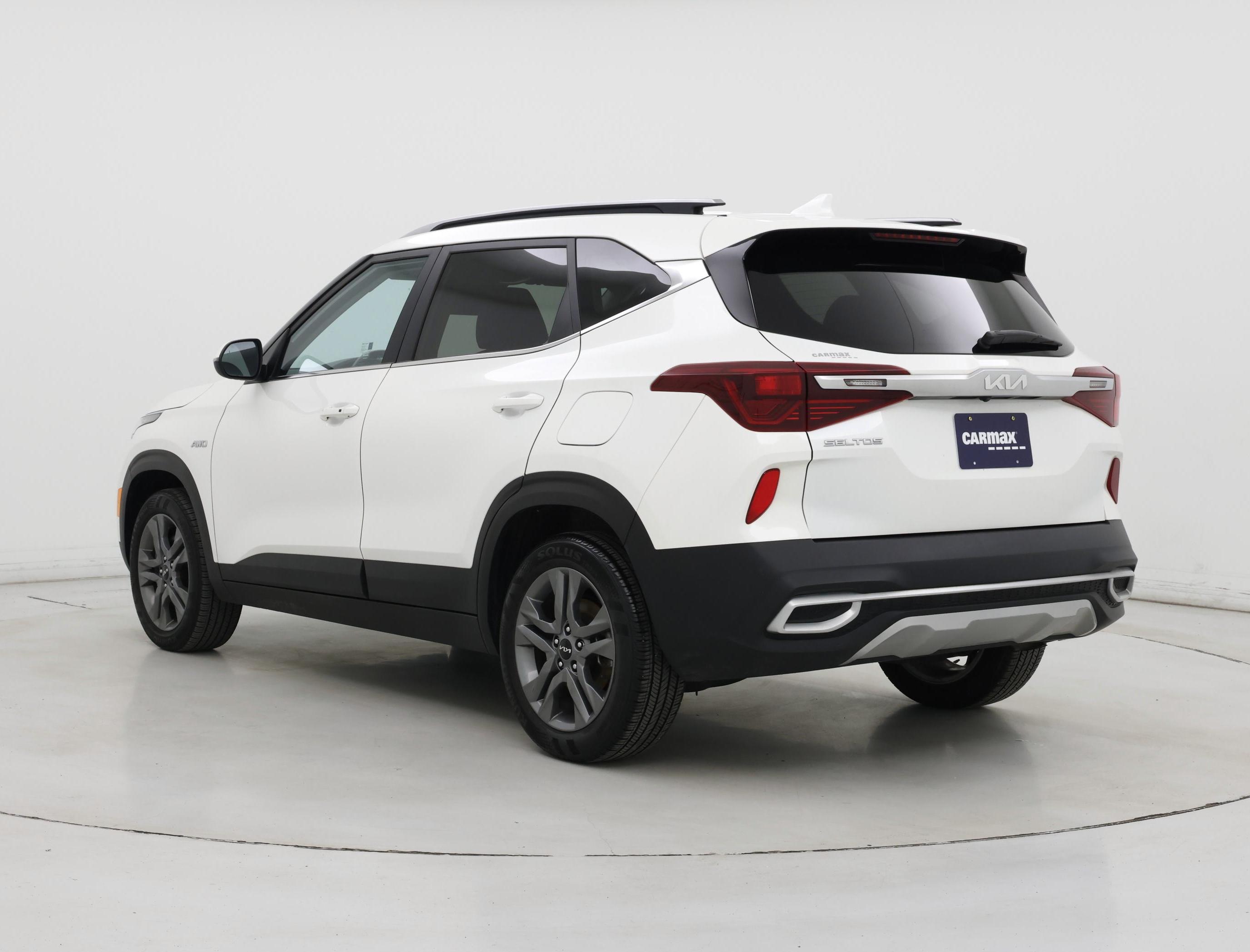 Thumbnail: 2023 Kia Seltos - 2