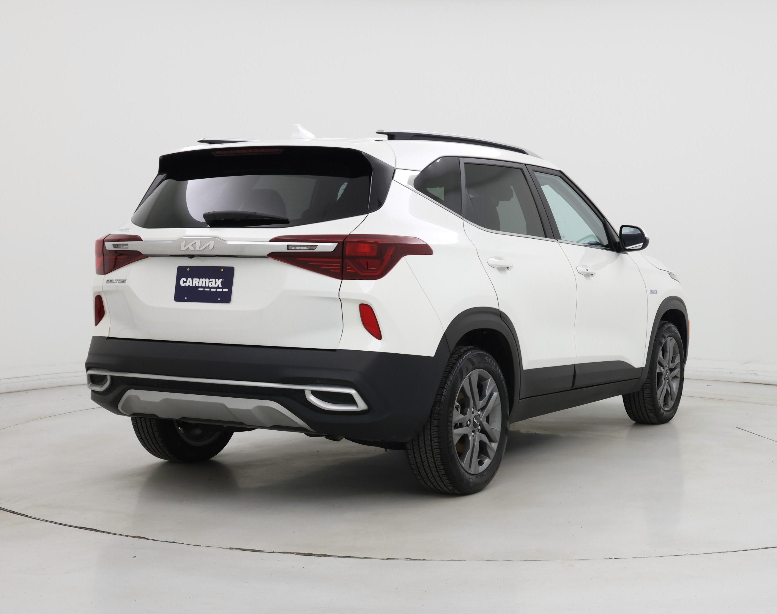 Thumbnail: 2023 Kia Seltos - 8