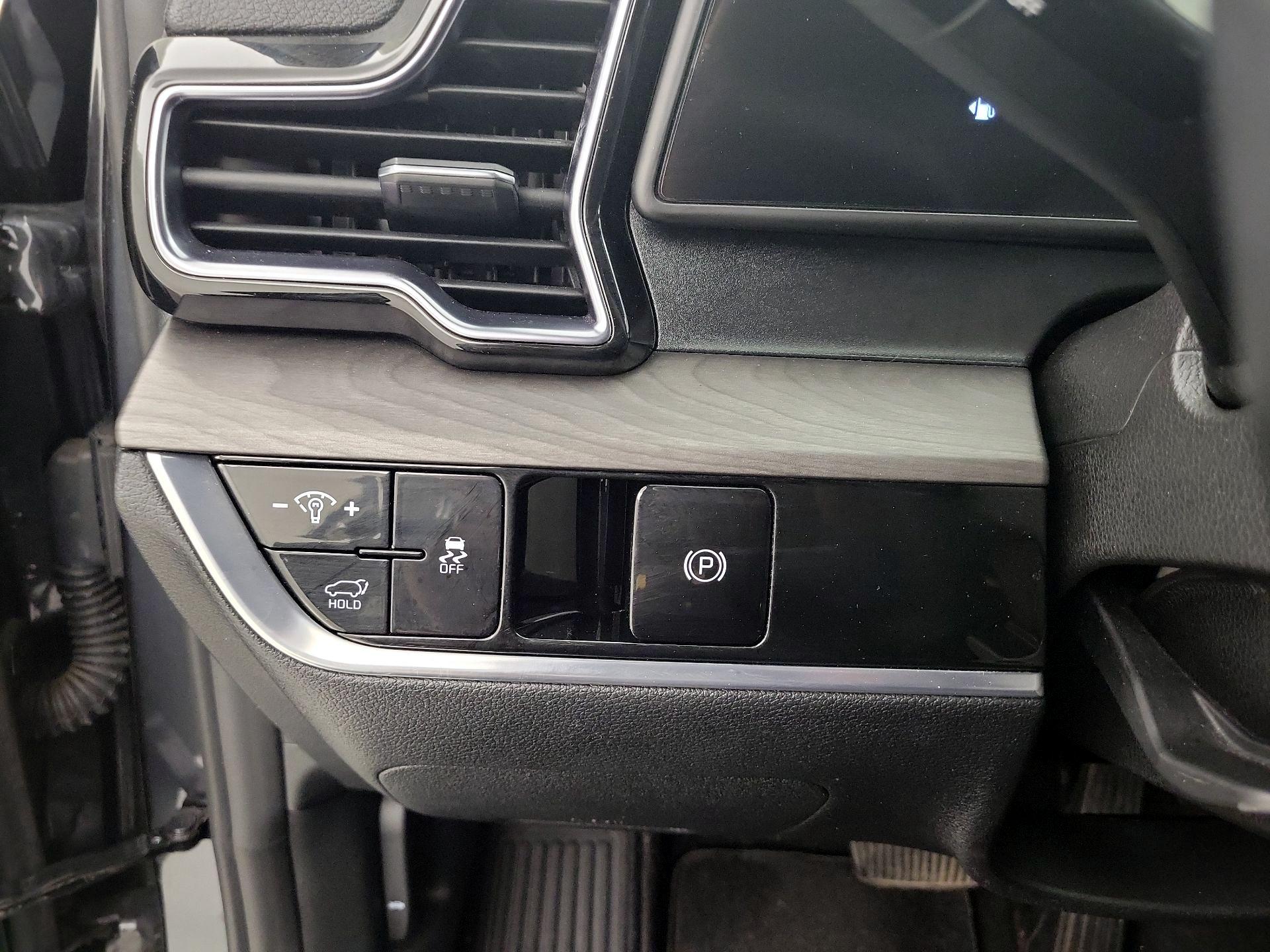 Thumbnail: 2023 Kia Sportage - 13