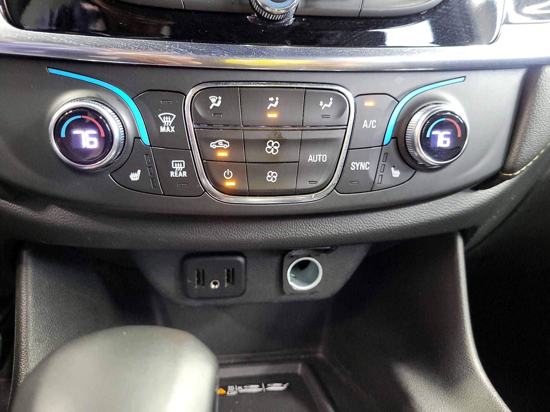 Thumbnail: 2023 Chevrolet Traverse - 16