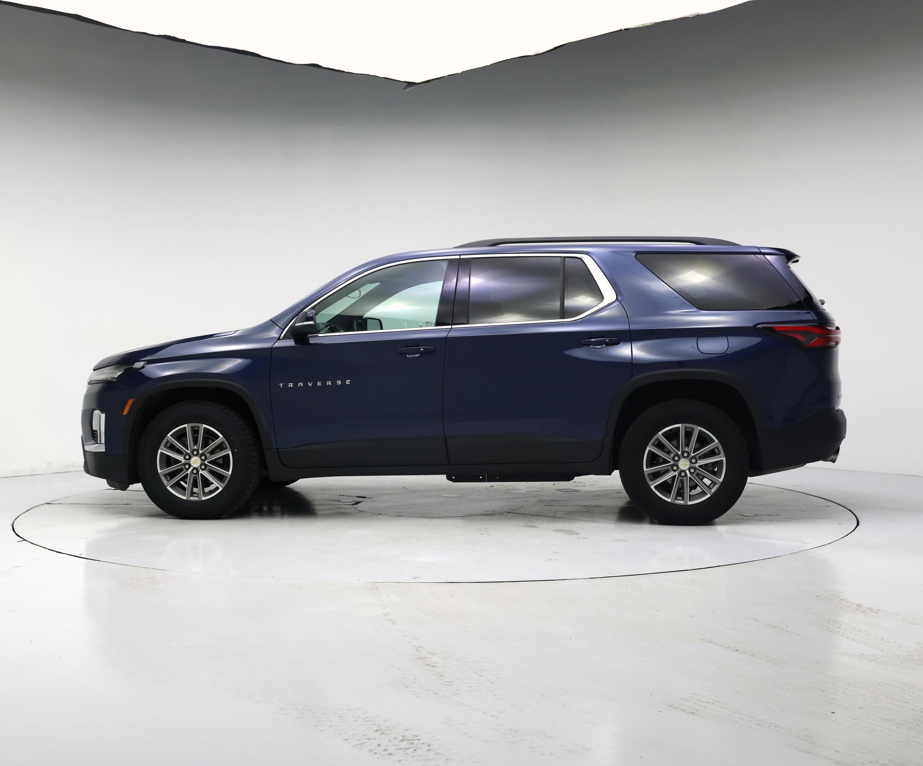 Thumbnail: 2023 Chevrolet Traverse - 3