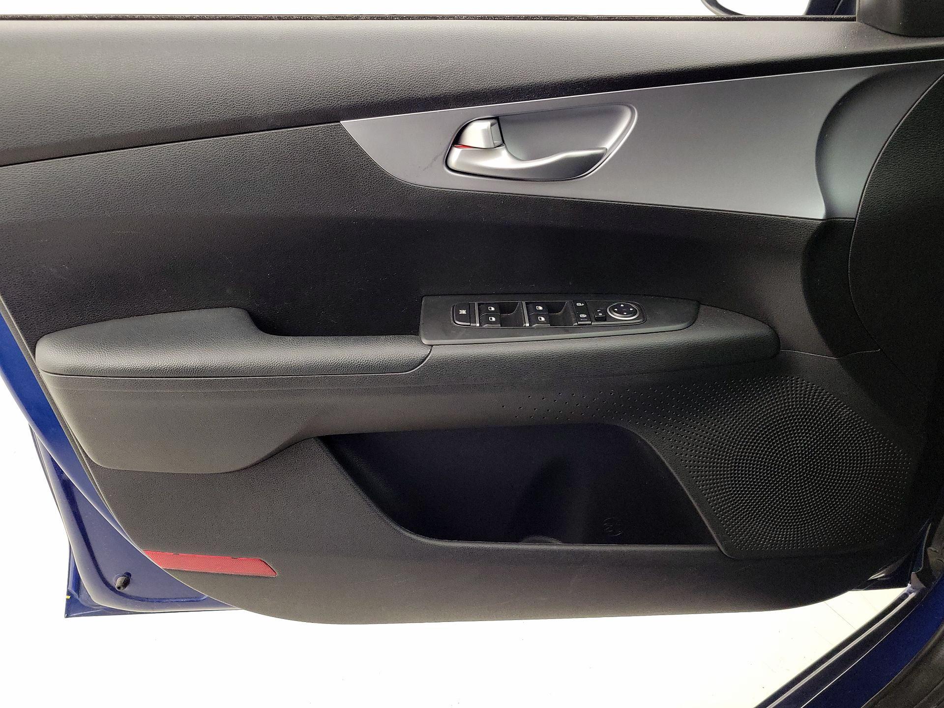 Thumbnail: 2023 Kia Forte - 12