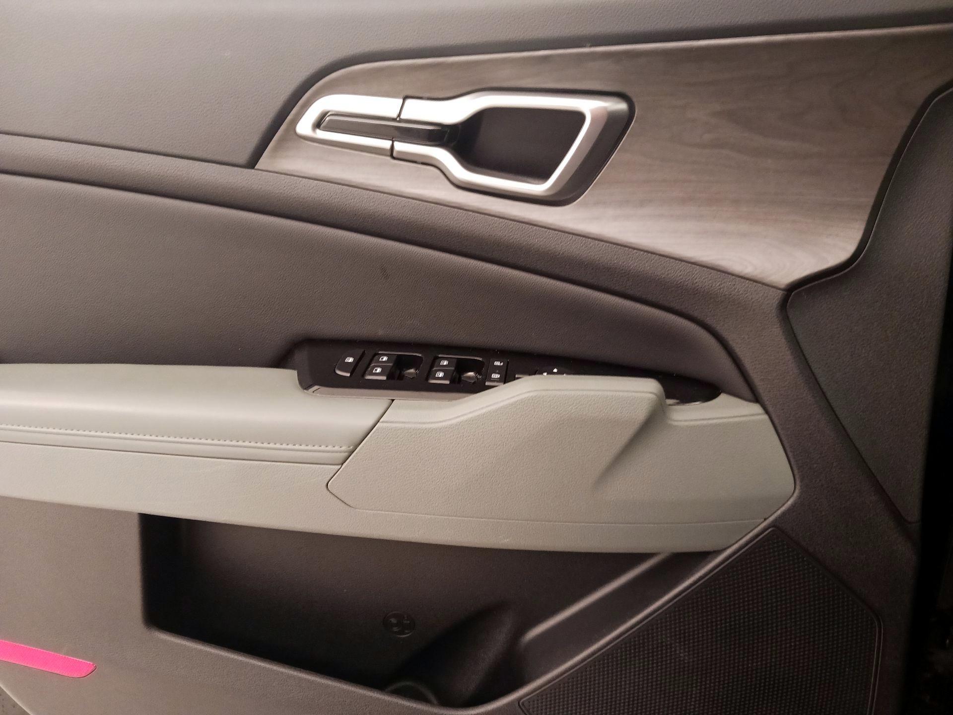 Thumbnail: 2024 Kia Sportage - 12