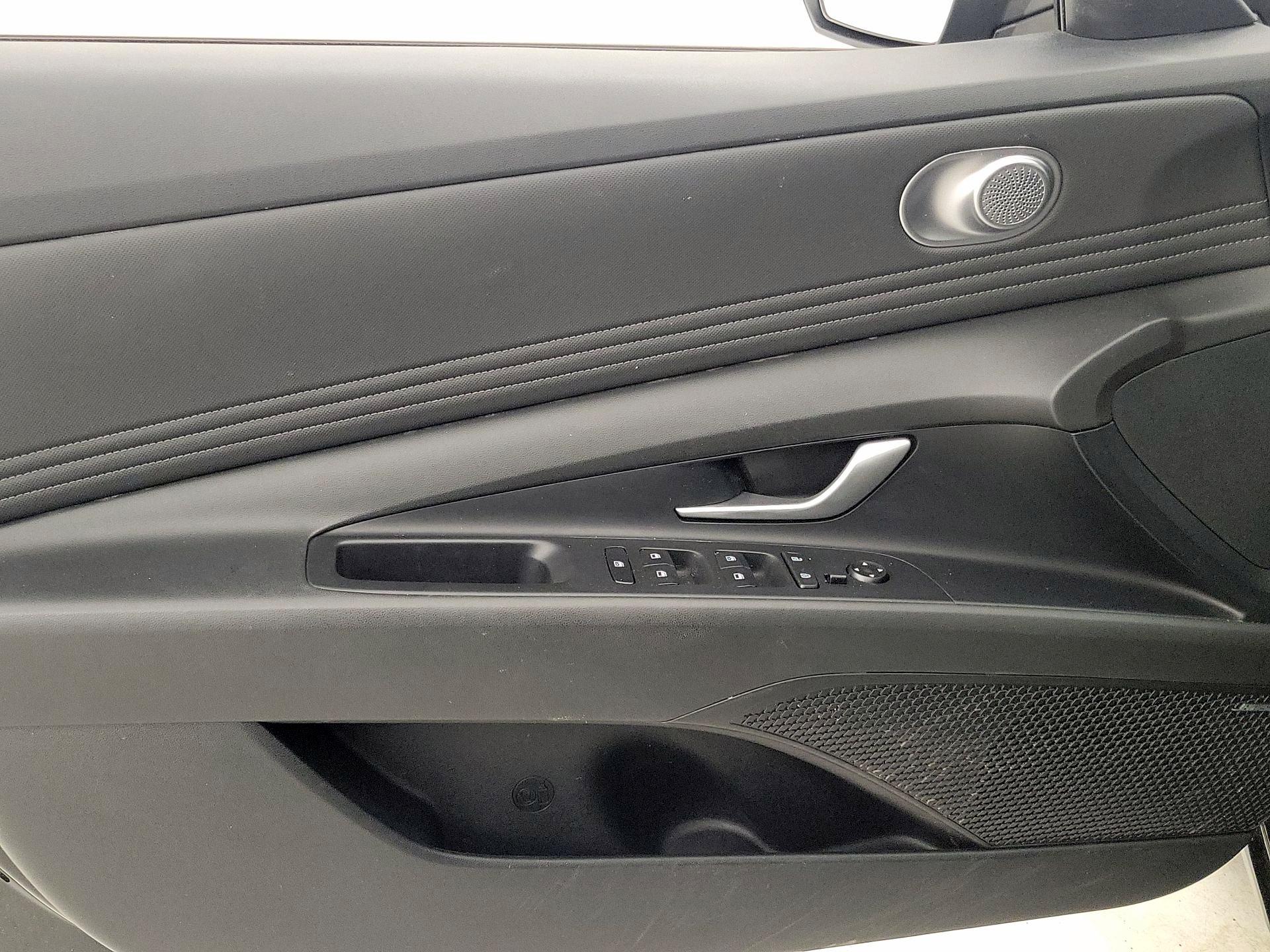 Thumbnail: 2023 Hyundai Elantra - 12