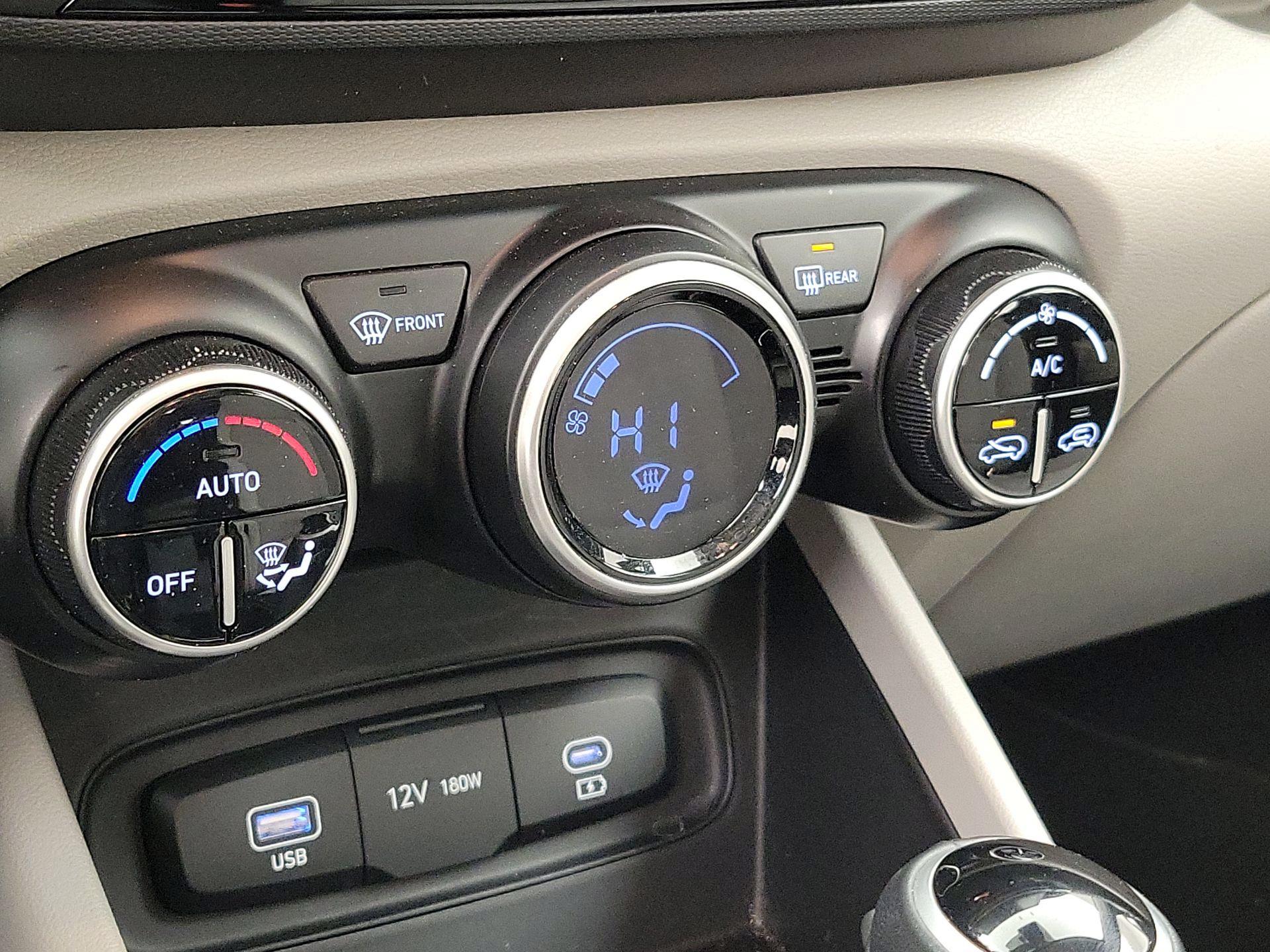 Thumbnail: 2023 Hyundai Venue - 16