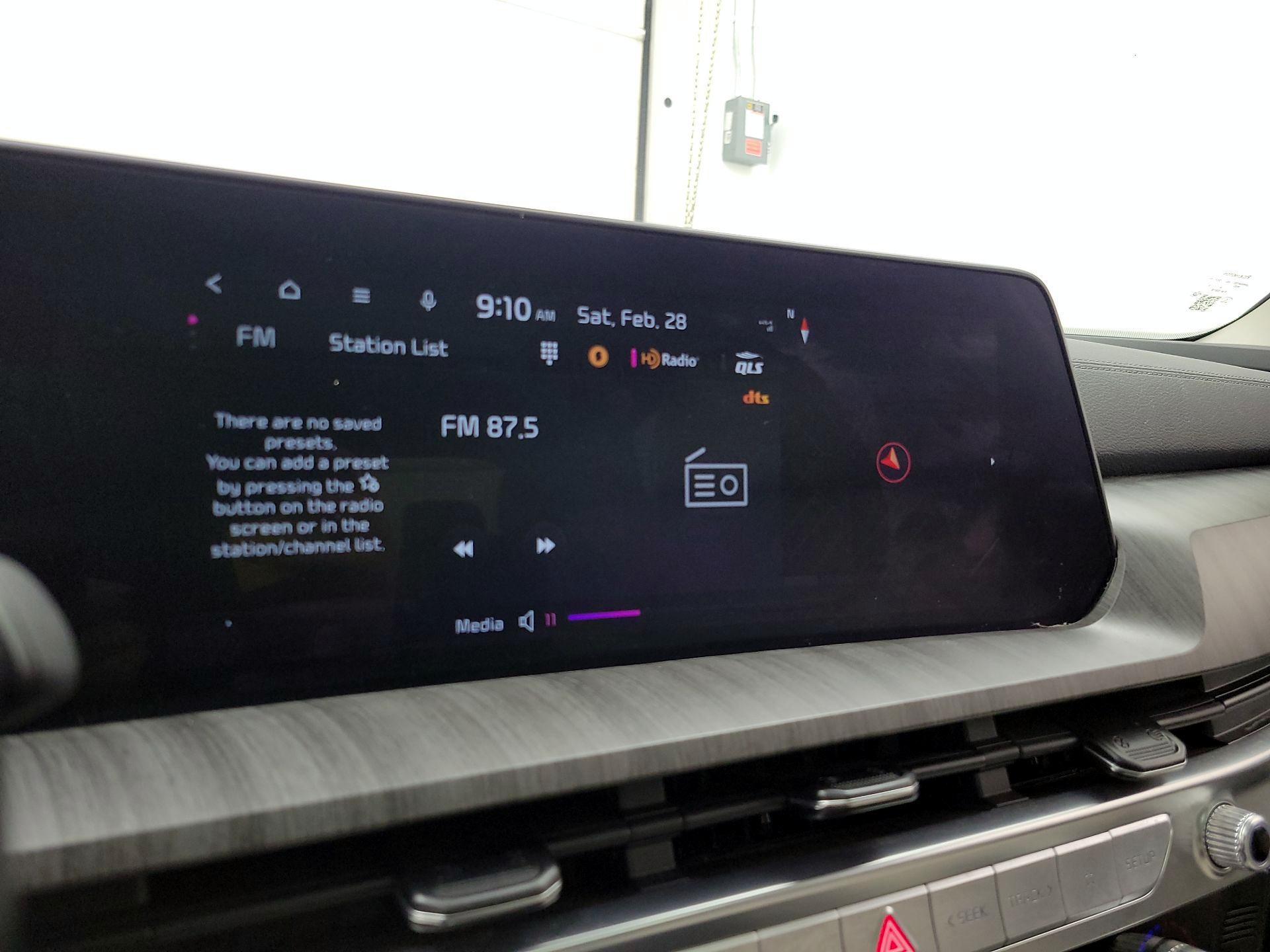 Thumbnail: 2023 Kia Telluride - 16