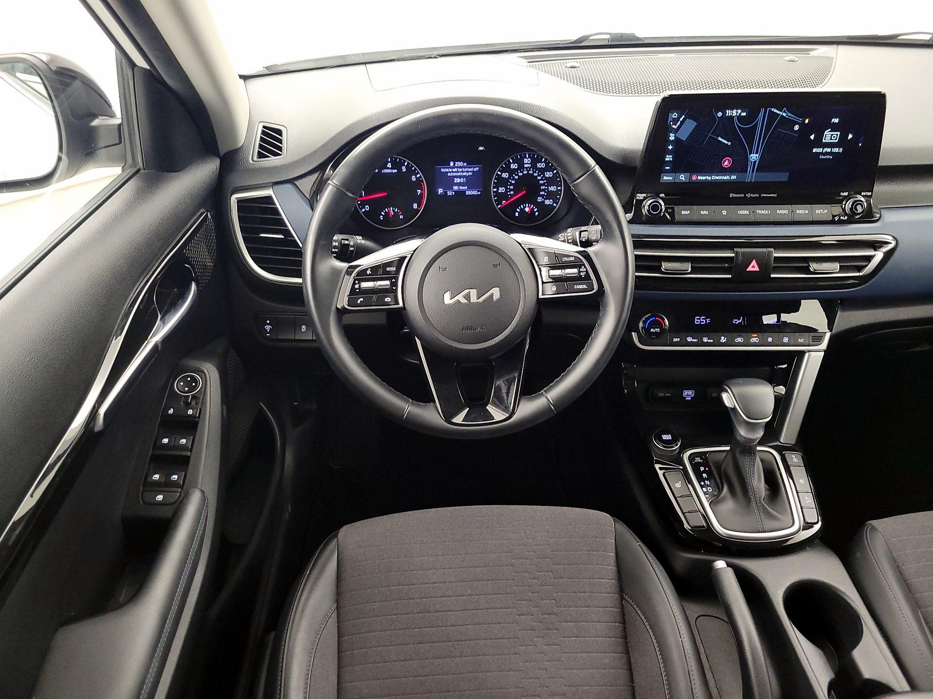 Thumbnail: 2023 Kia Seltos - 10