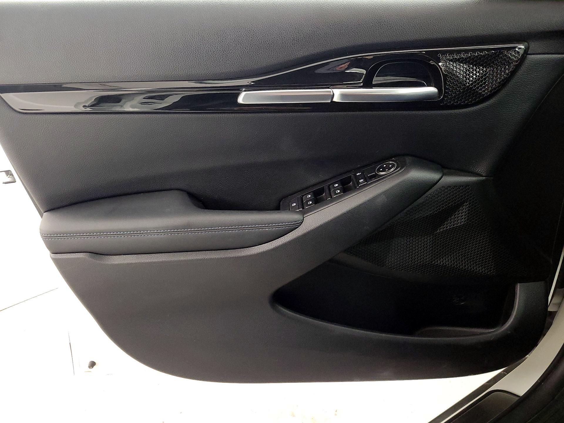 Thumbnail: 2023 Kia Seltos - 12