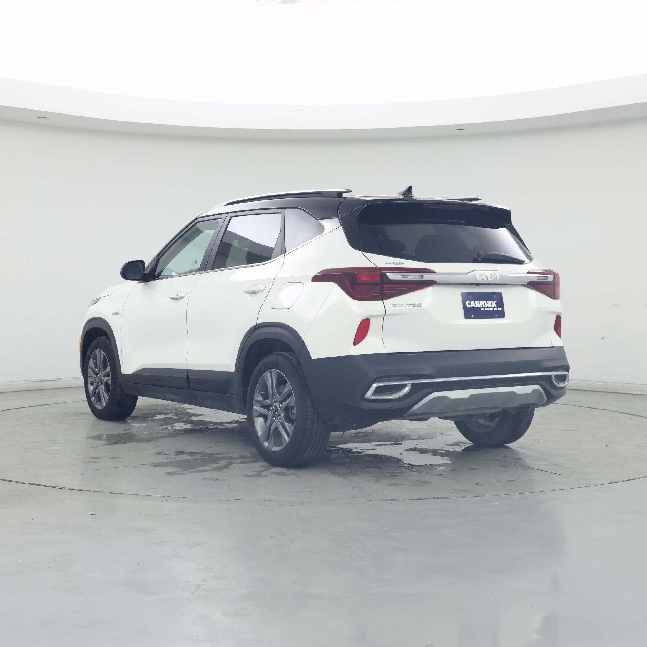 Thumbnail: 2023 Kia Seltos - 2