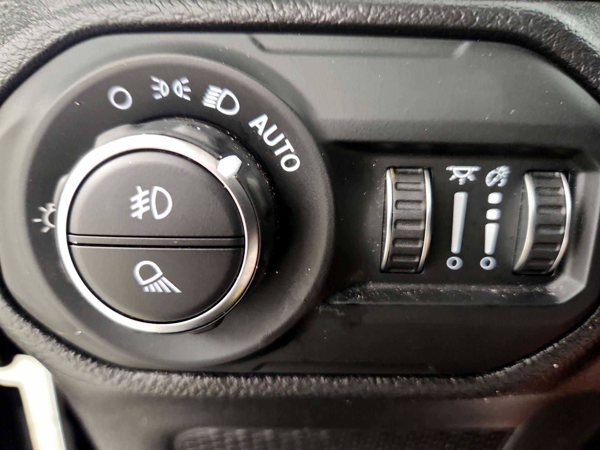 Thumbnail: 2022 Jeep Gladiator - 11