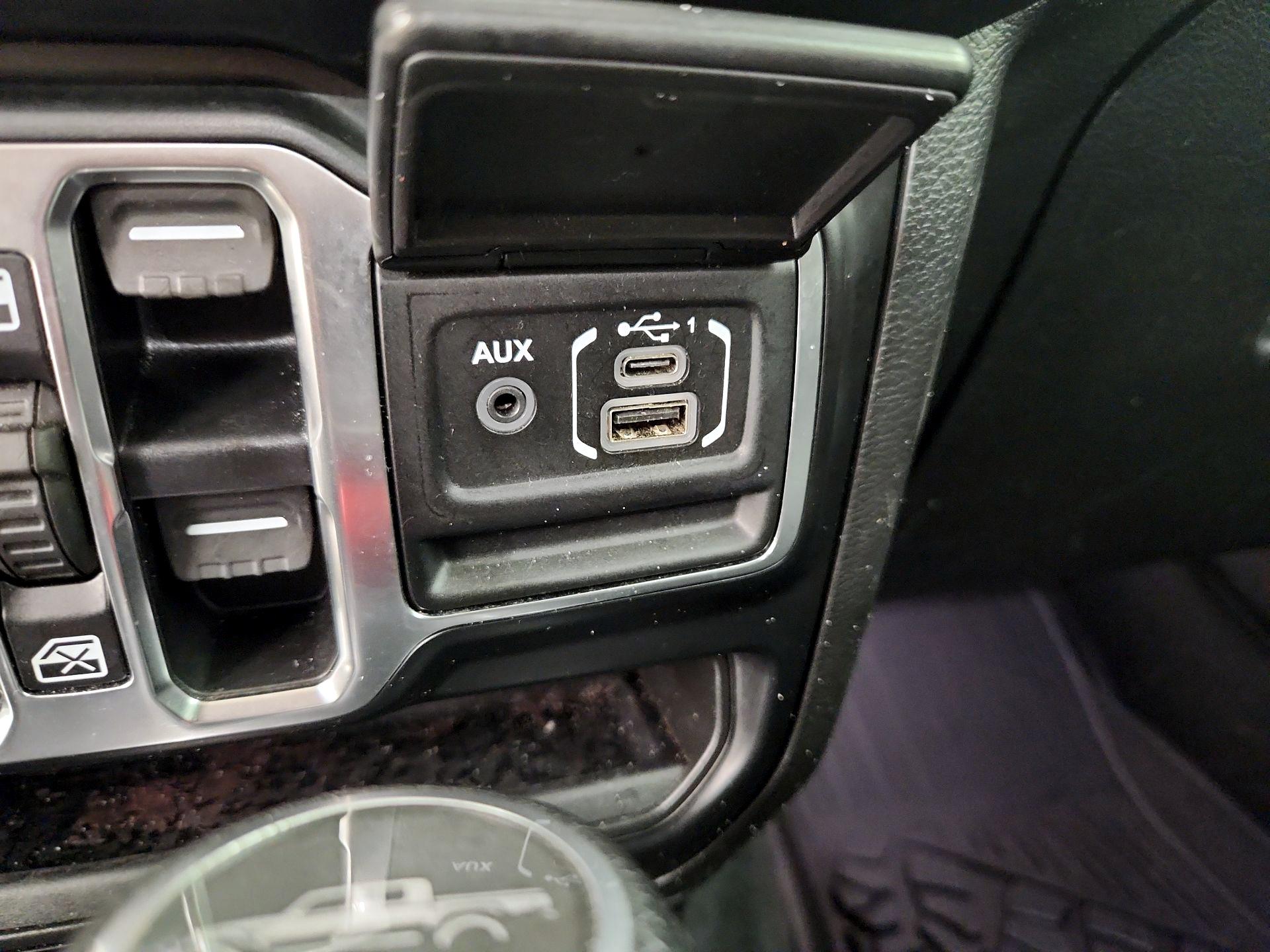 Thumbnail: 2022 Jeep Gladiator - 17