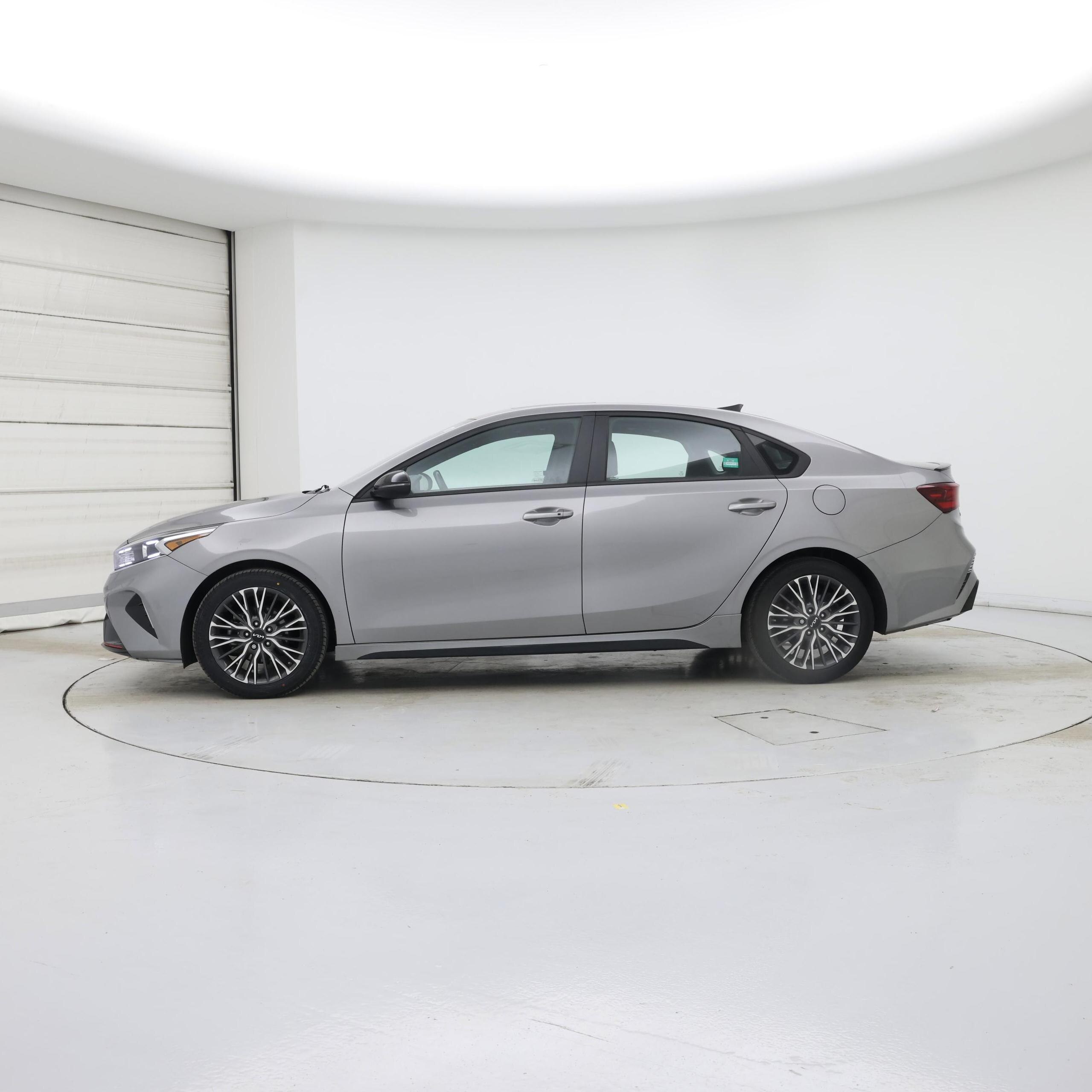 Thumbnail: 2023 Kia Forte - 3