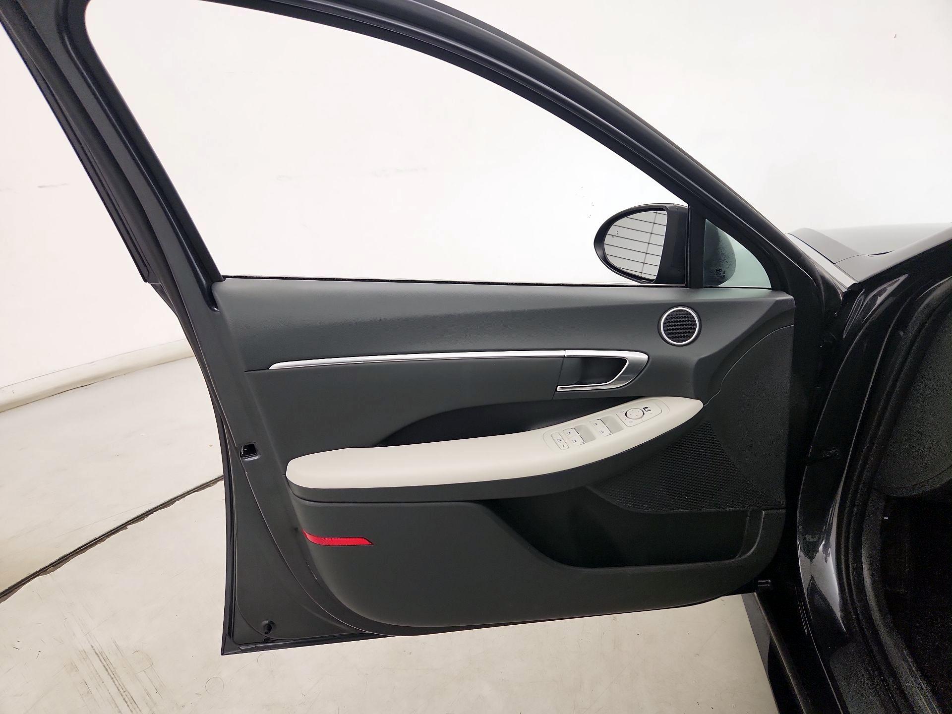 Thumbnail: 2023 Hyundai Sonata - 12