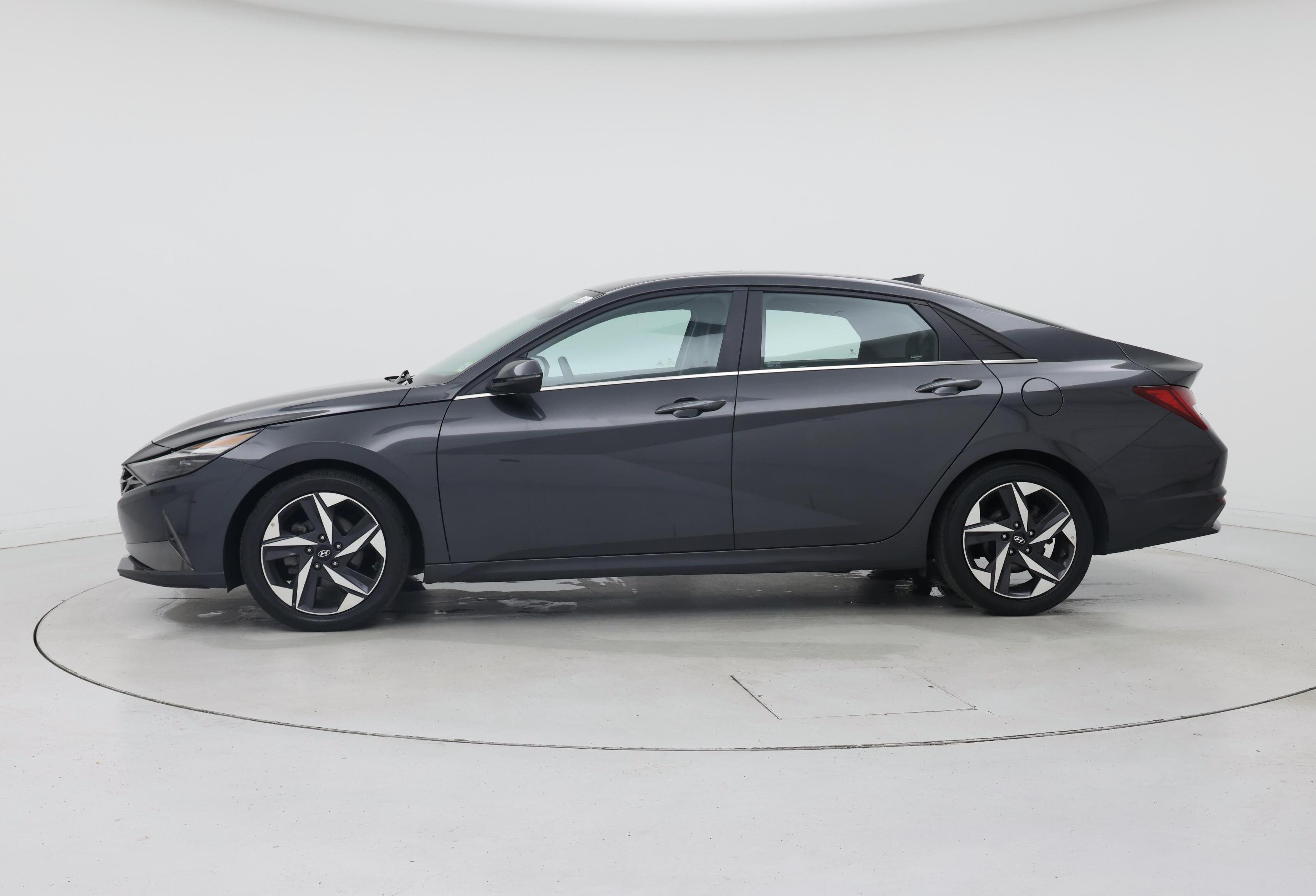 Thumbnail: 2023 Hyundai Elantra - 3