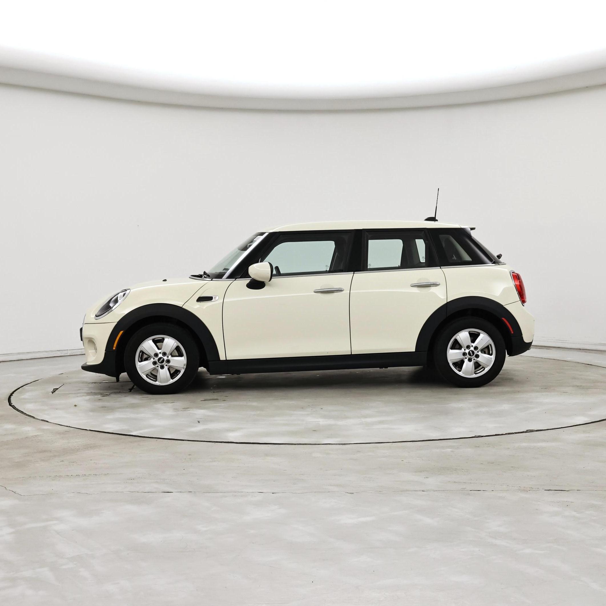 Thumbnail: 2021 MINI Cooper Hardtop - 3