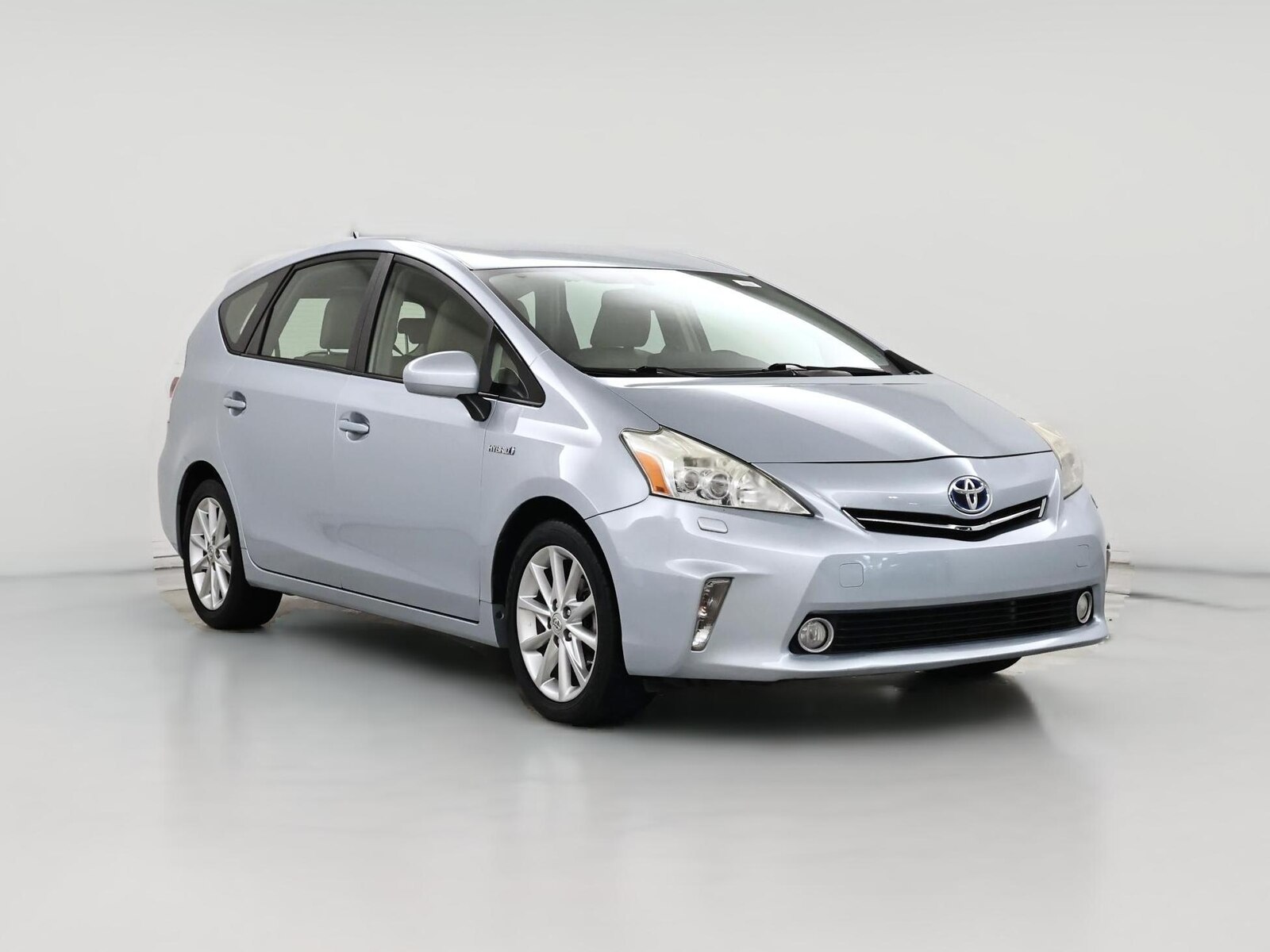 2014 Toyota Prius v Five