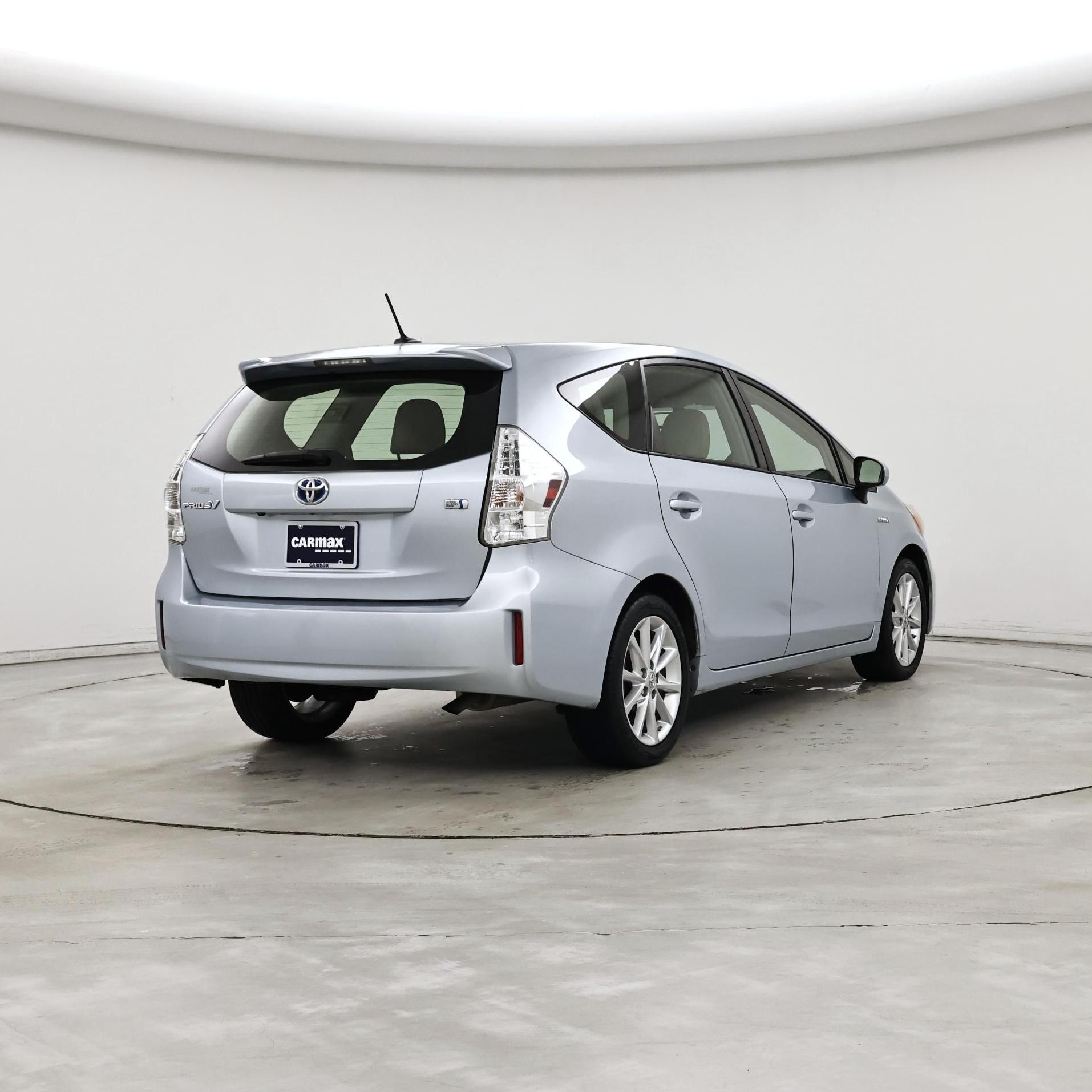 Thumbnail: 2014 Toyota Prius v - 8