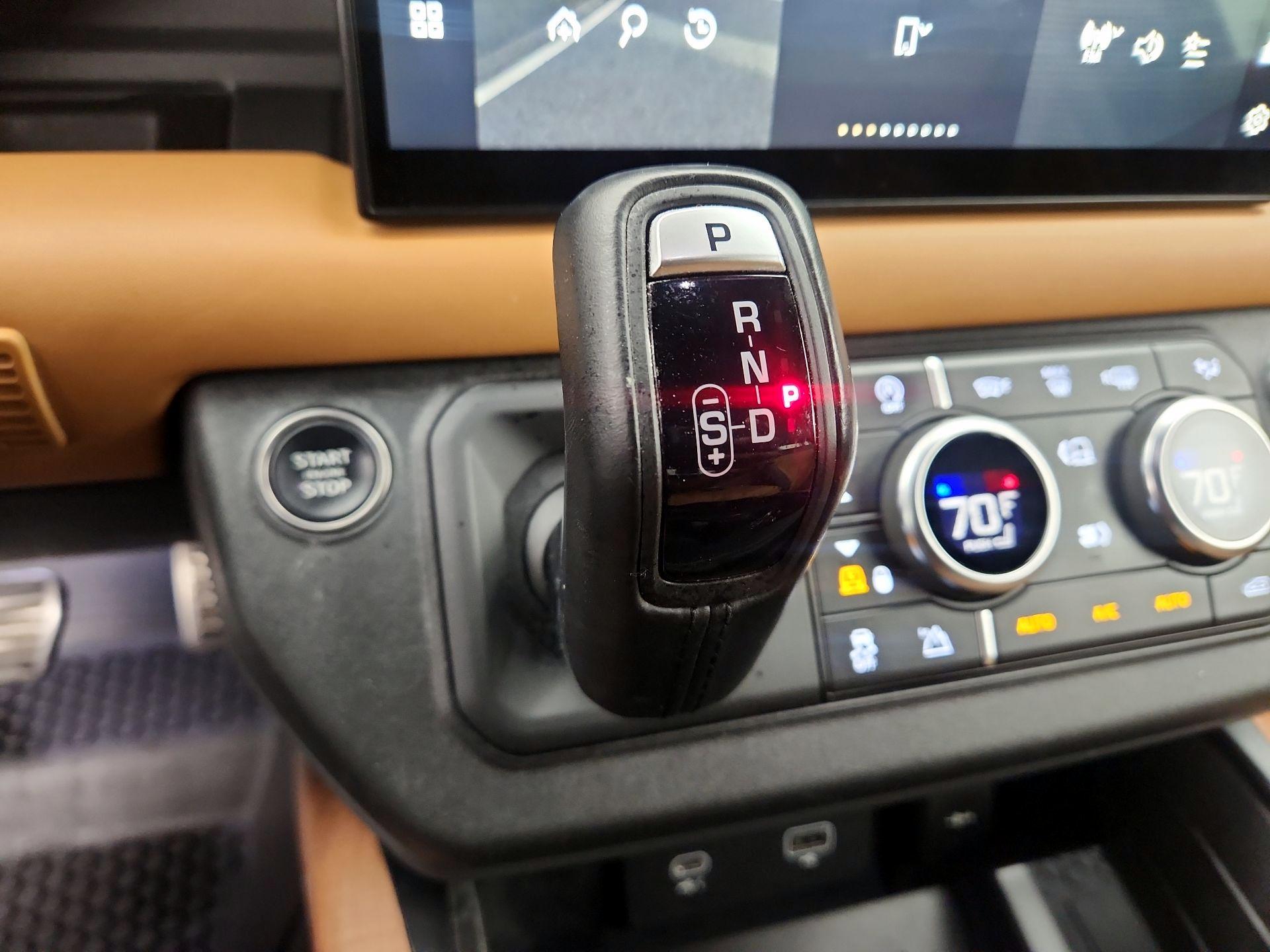 Thumbnail: 2023 Land Rover Defender - 17