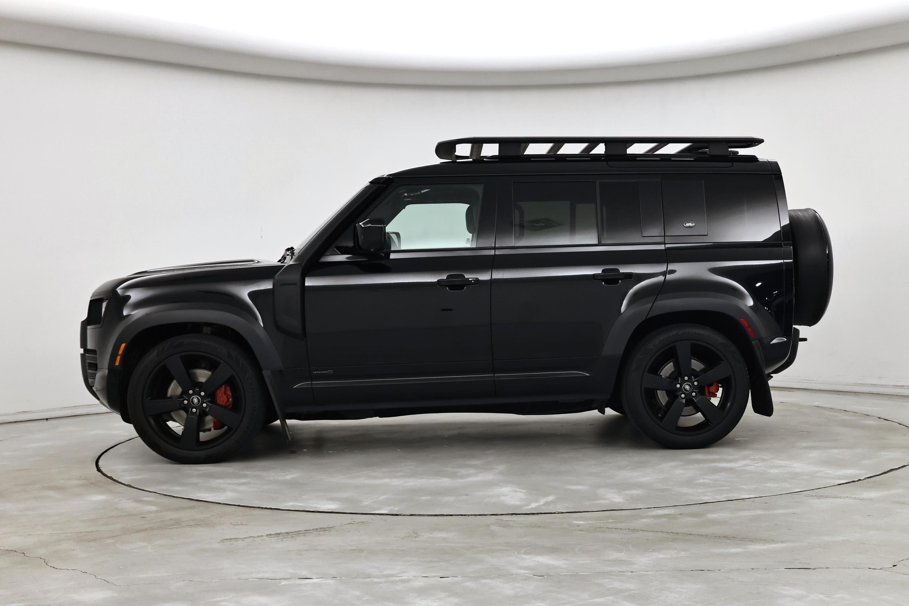 Thumbnail: 2023 Land Rover Defender - 3