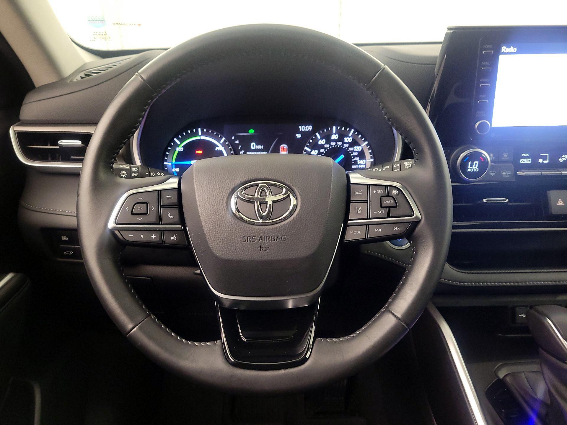 Thumbnail: 2021 Toyota Highlander - 10