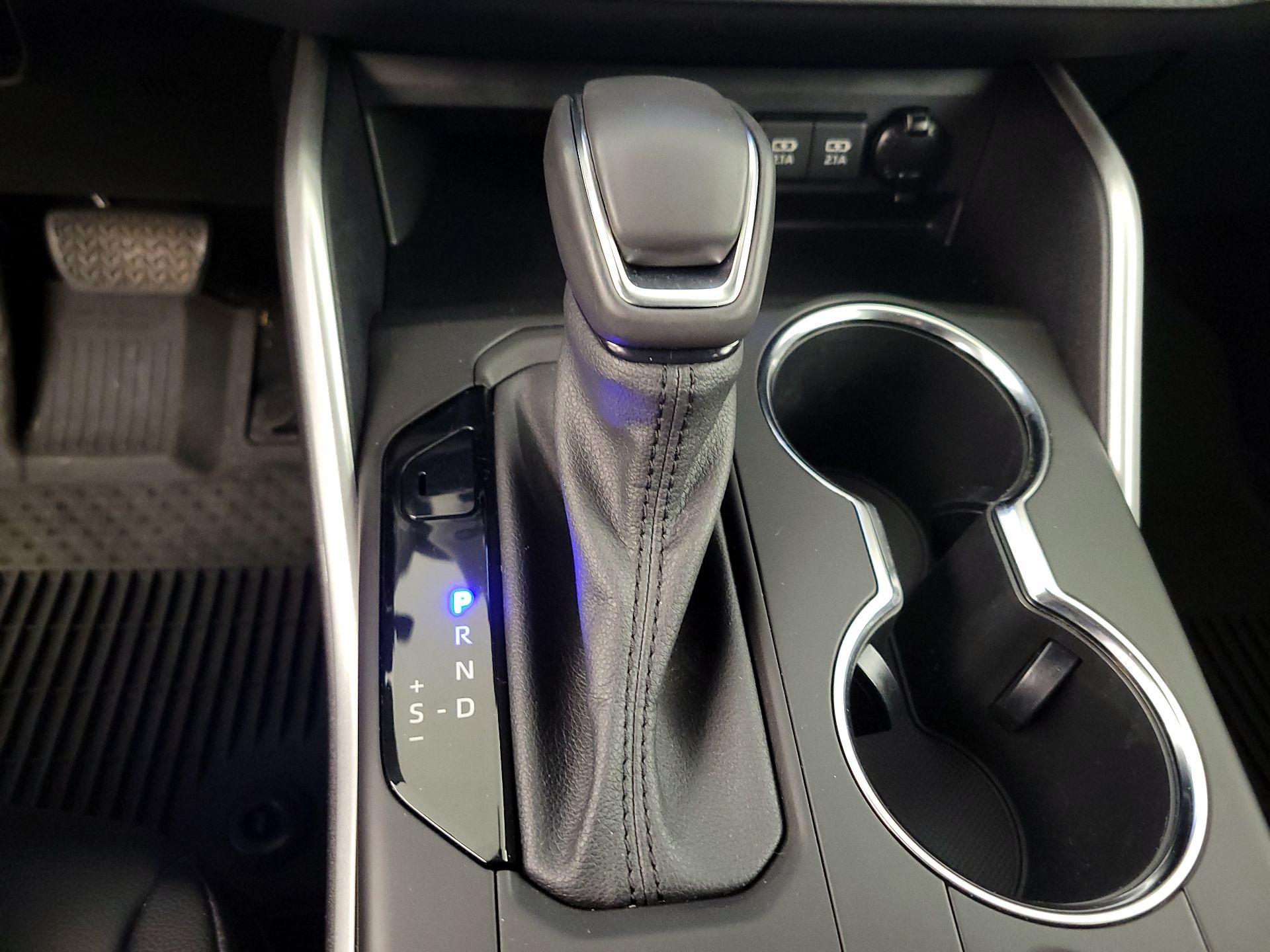 Thumbnail: 2021 Toyota Highlander - 17