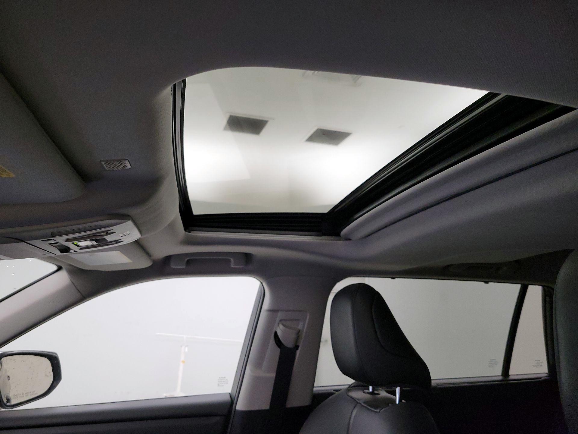 Thumbnail: 2021 Toyota Highlander - 19