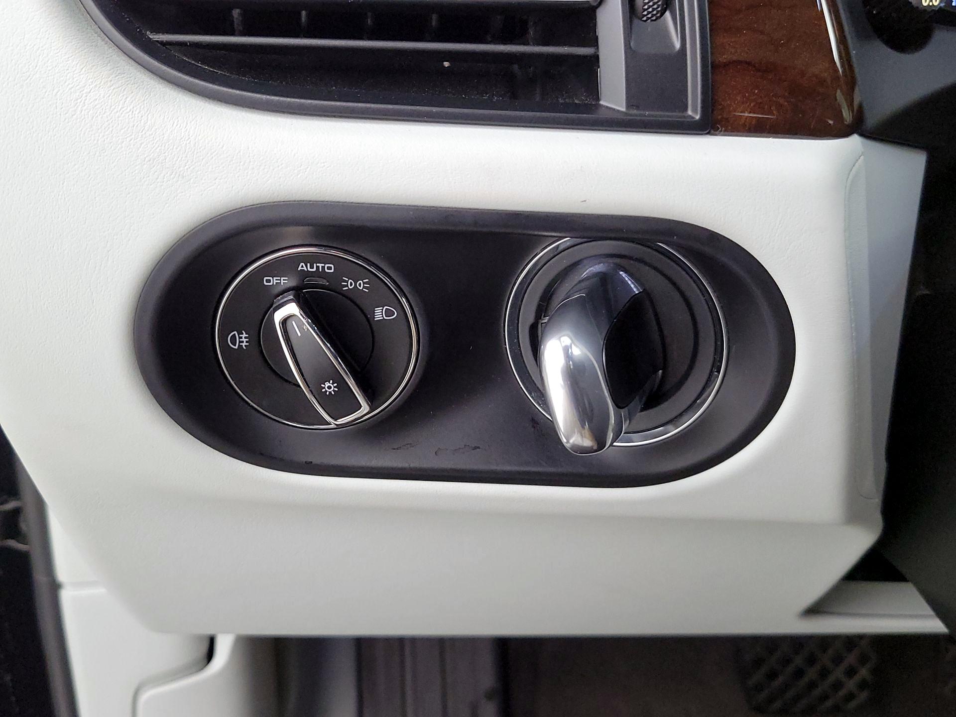 Thumbnail: 2019 Porsche Macan - 13