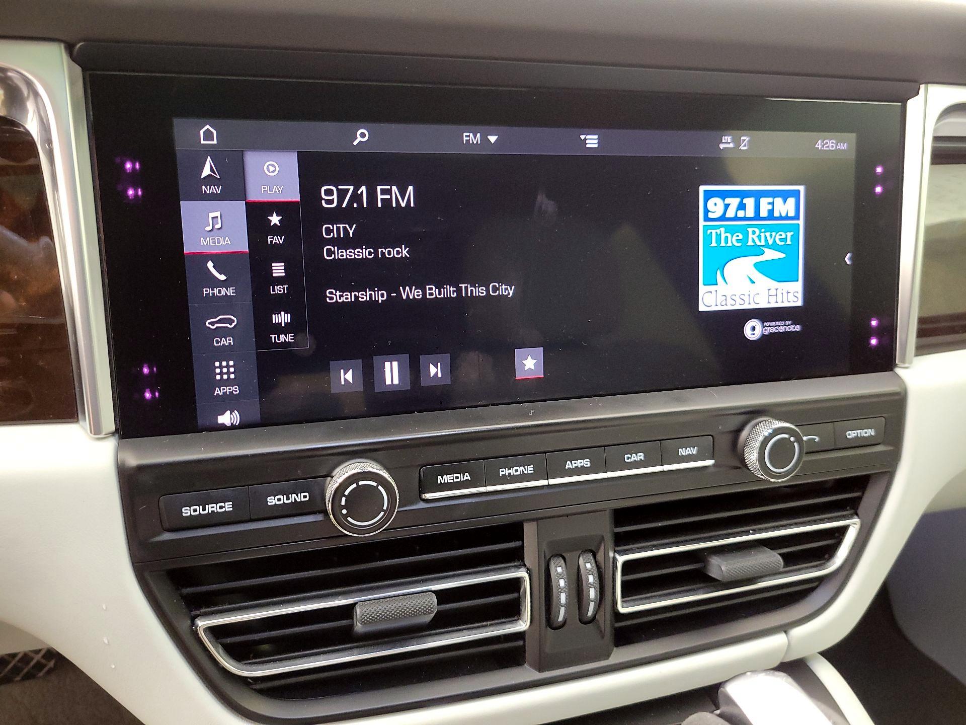 Thumbnail: 2019 Porsche Macan - 16