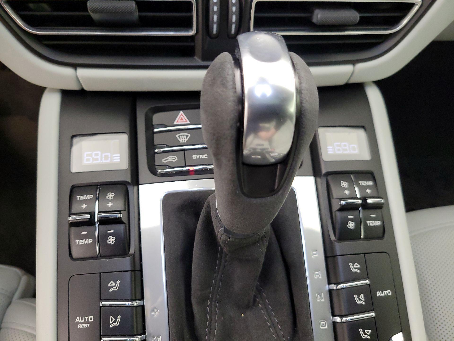 Thumbnail: 2019 Porsche Macan - 17