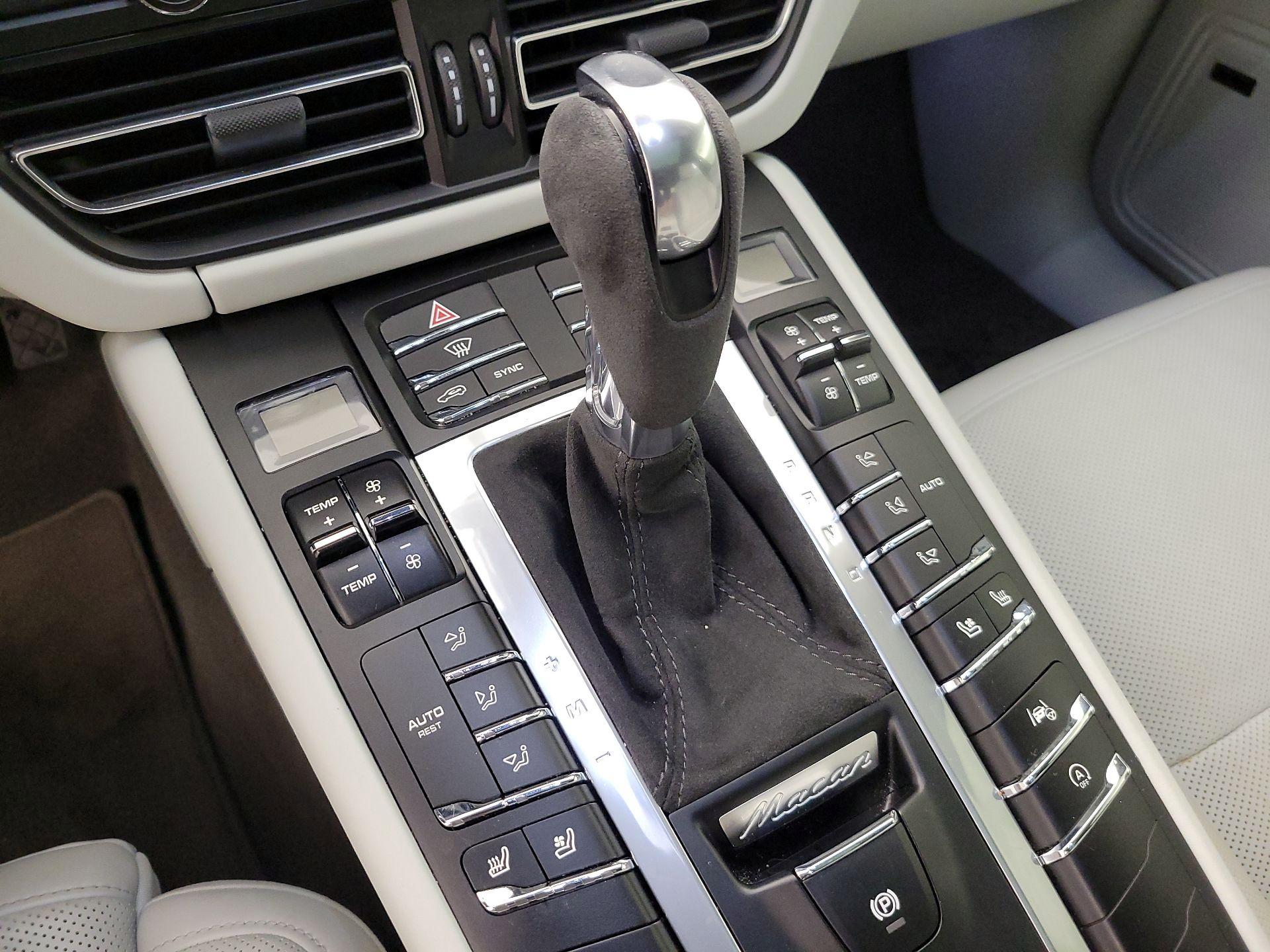 Thumbnail: 2019 Porsche Macan - 18