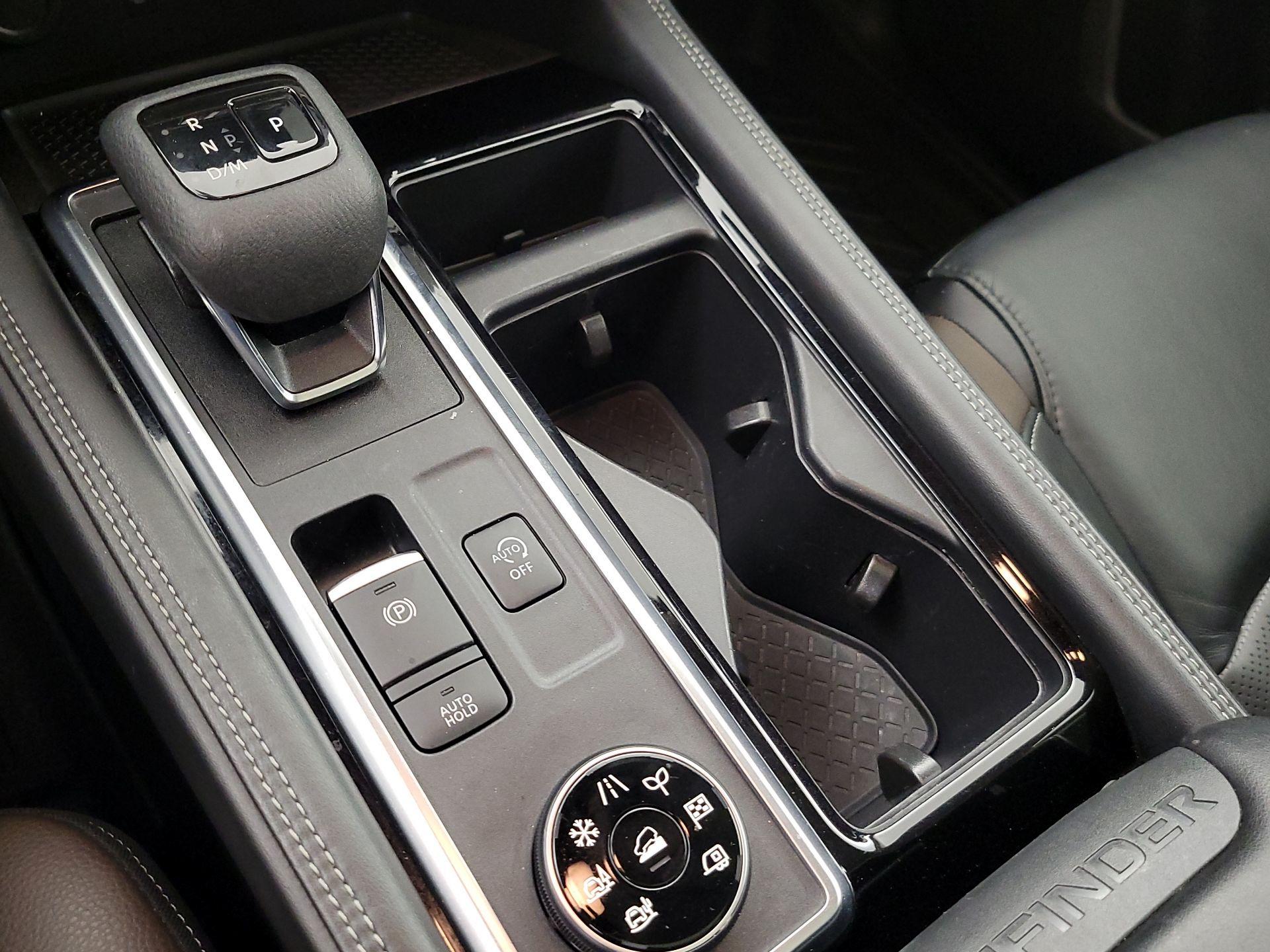 Thumbnail: 2023 Nissan Pathfinder - 18