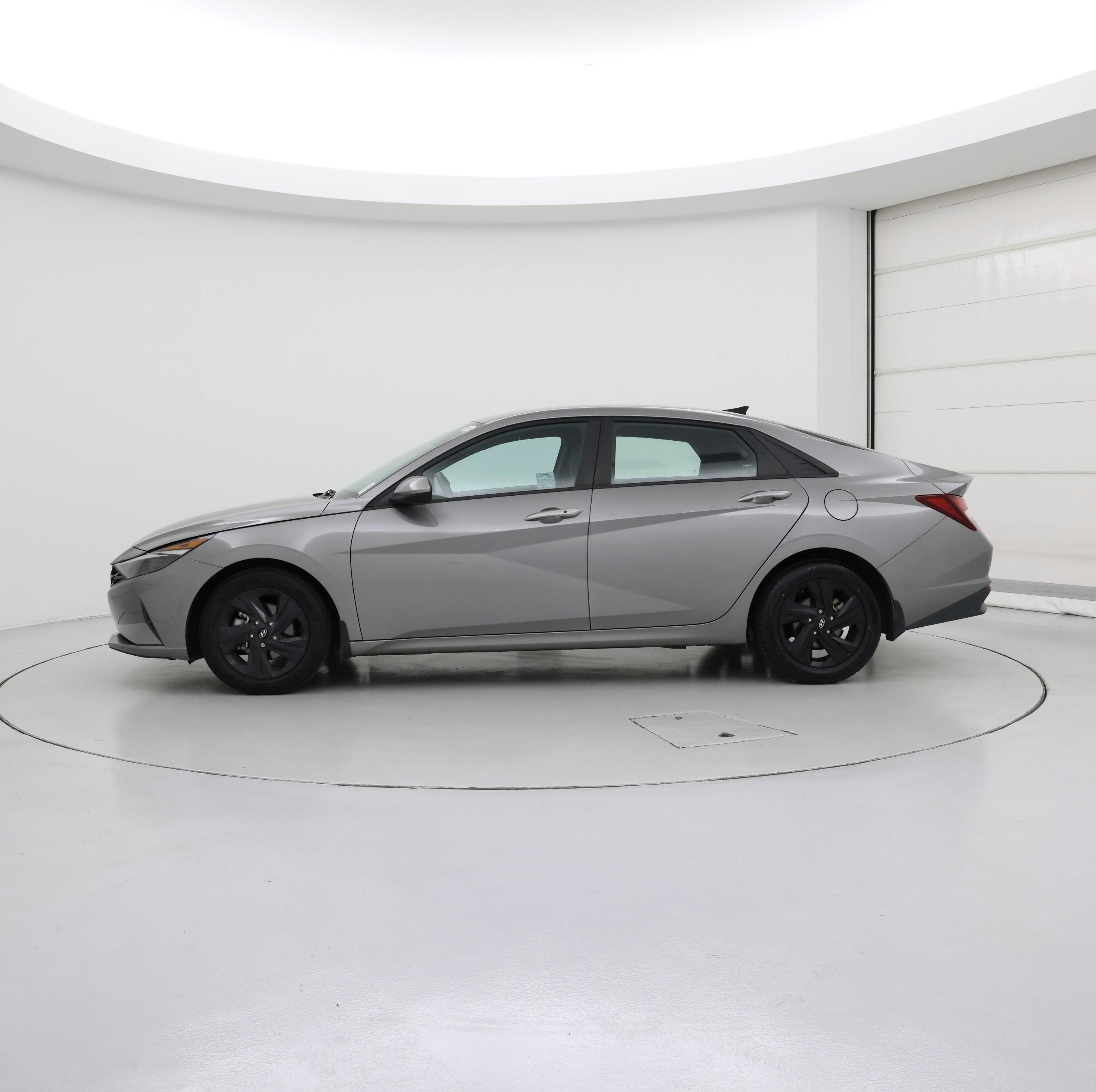 Thumbnail: 2023 Hyundai Elantra - 3