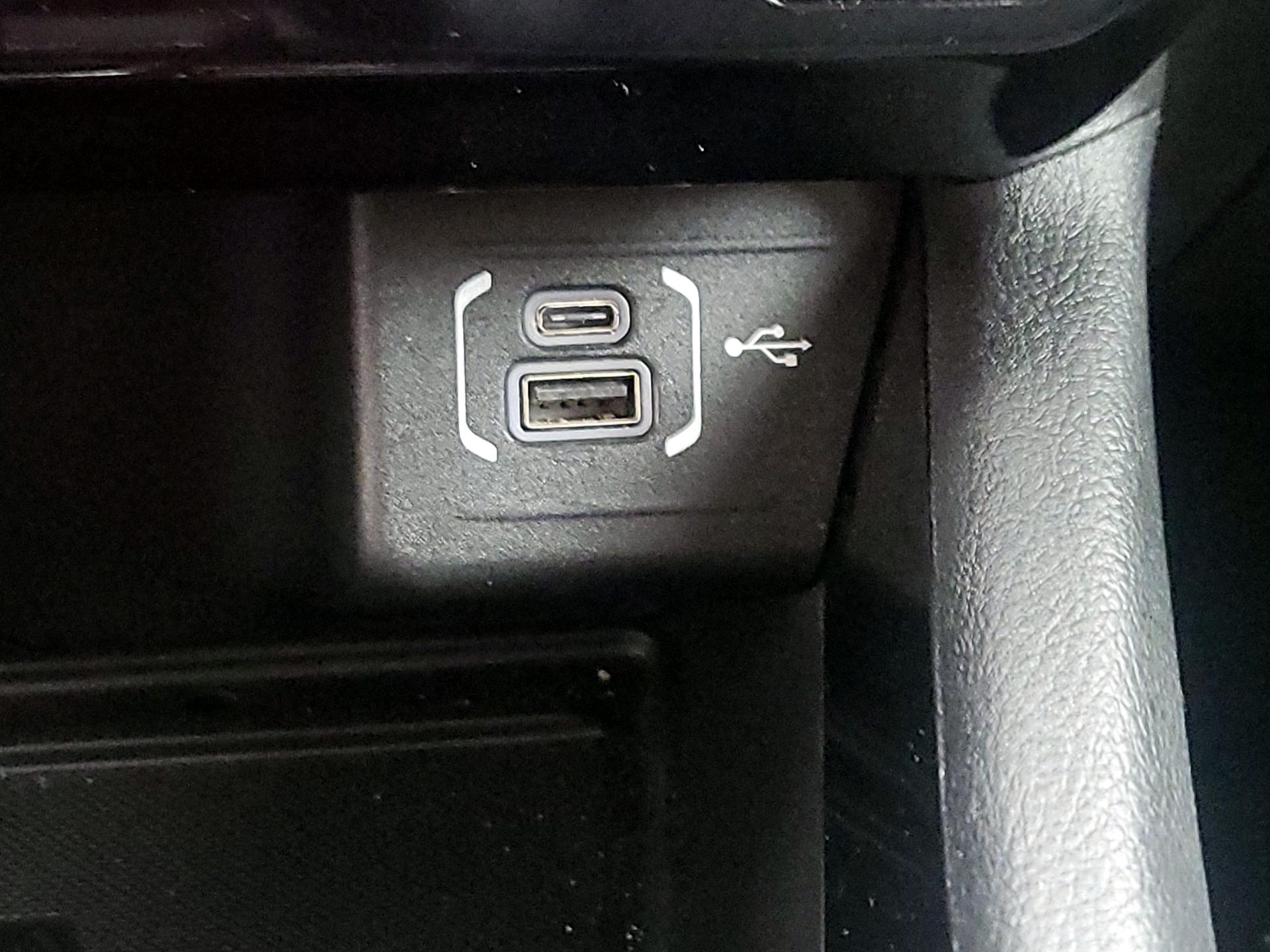 Thumbnail: 2022 Jeep Compass - 18