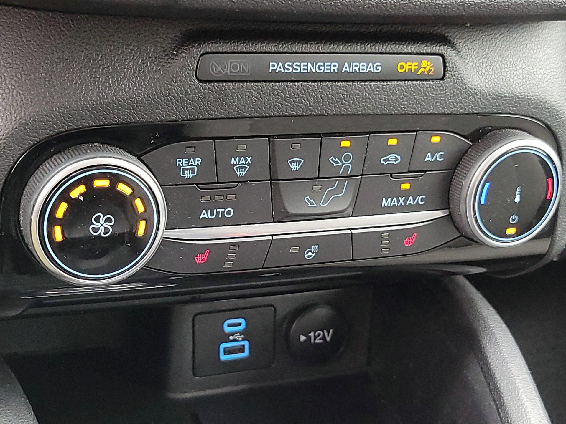 Thumbnail: 2022 Ford Escape - 17