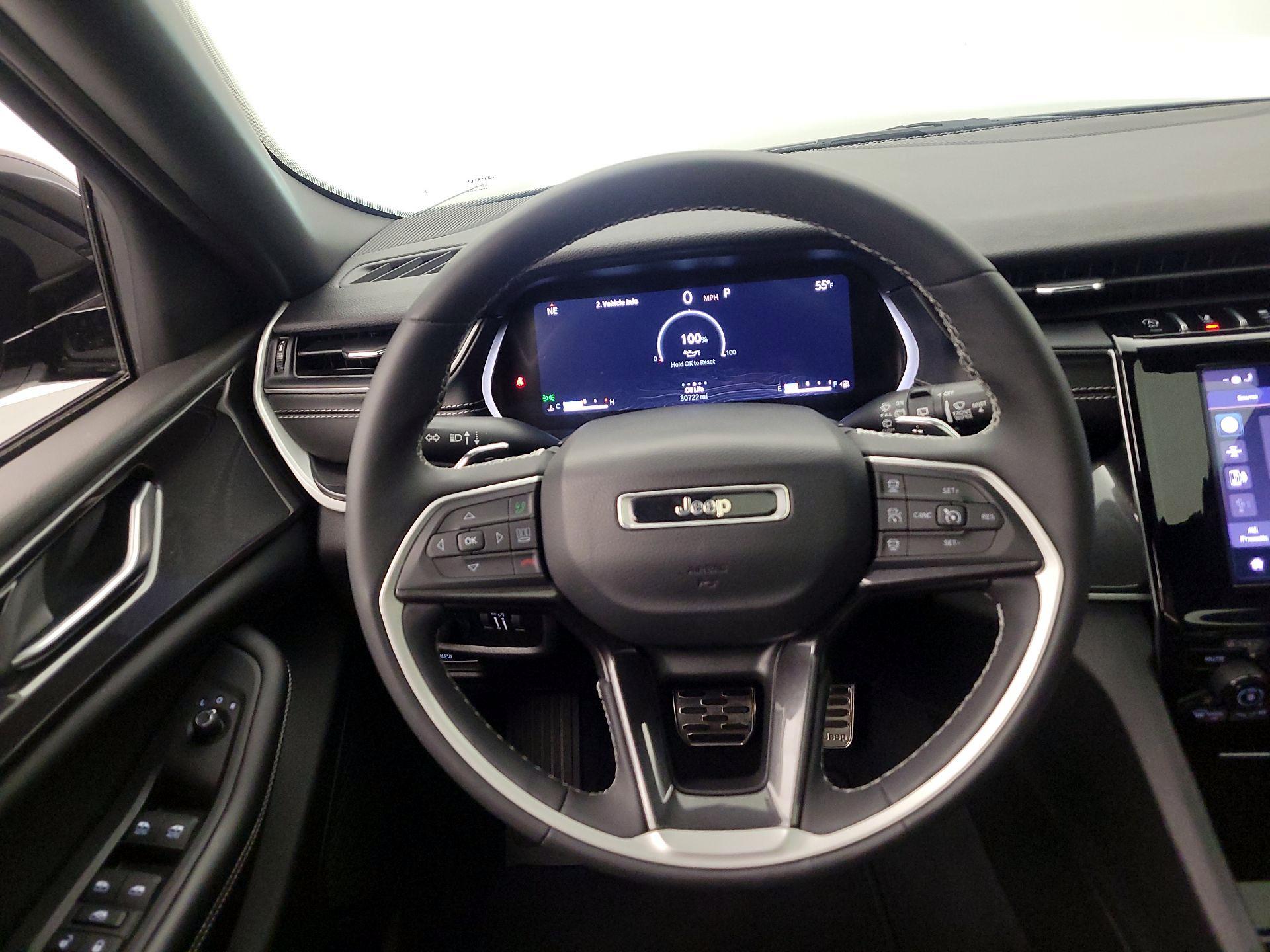 Thumbnail: 2023 Jeep Grand Cherokee - 10