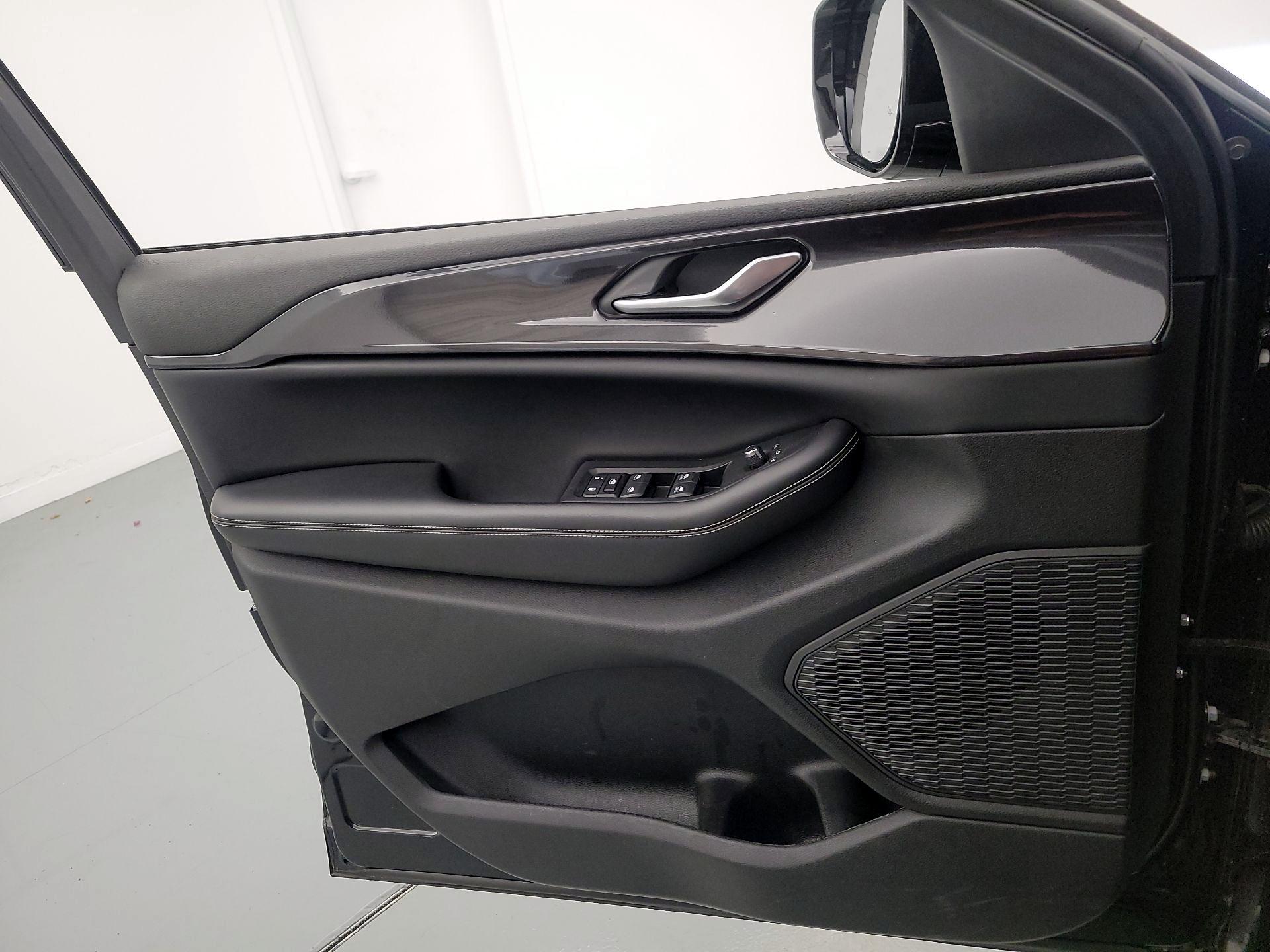 Thumbnail: 2023 Jeep Grand Cherokee - 12