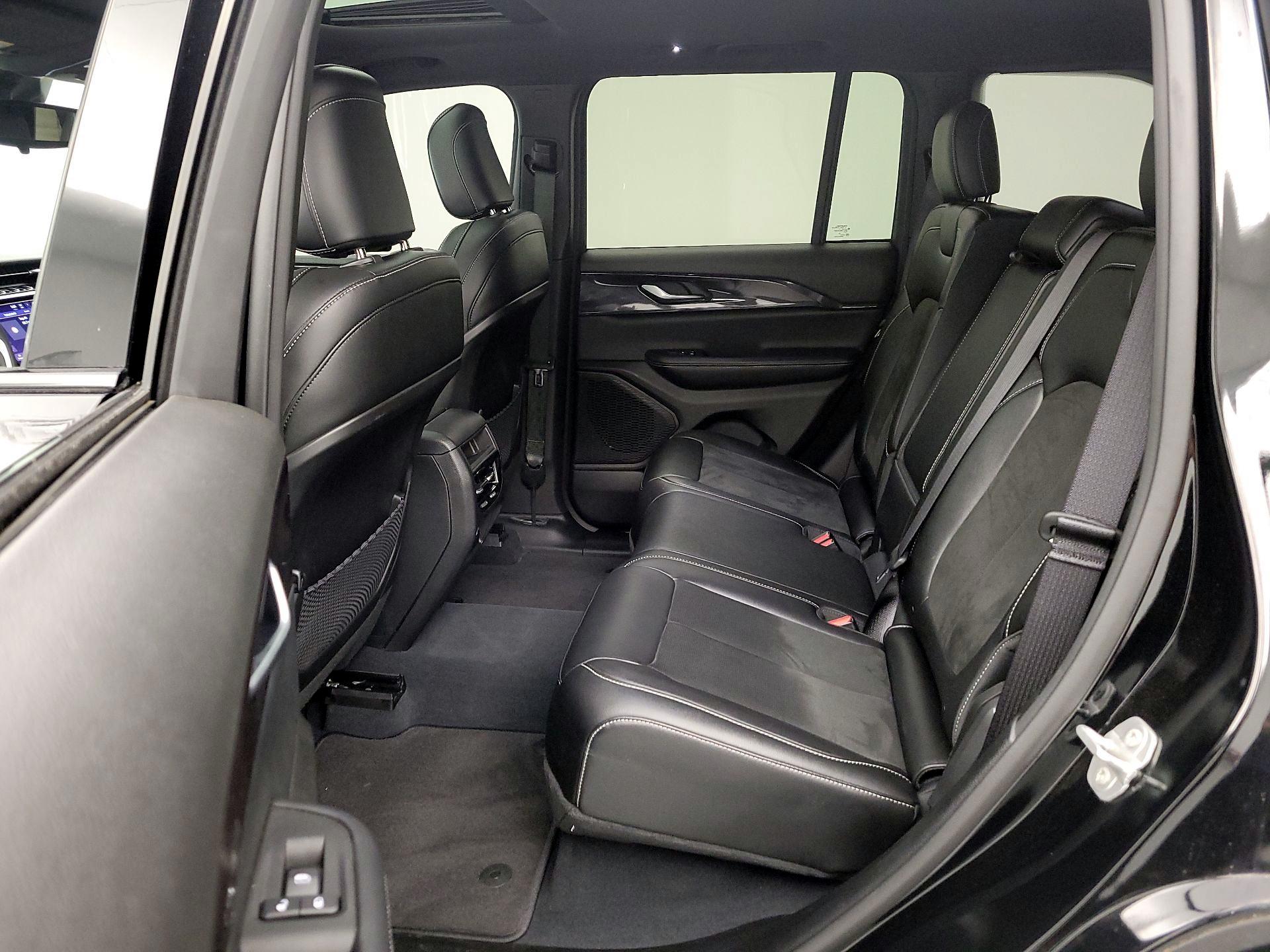 Thumbnail: 2023 Jeep Grand Cherokee - 20