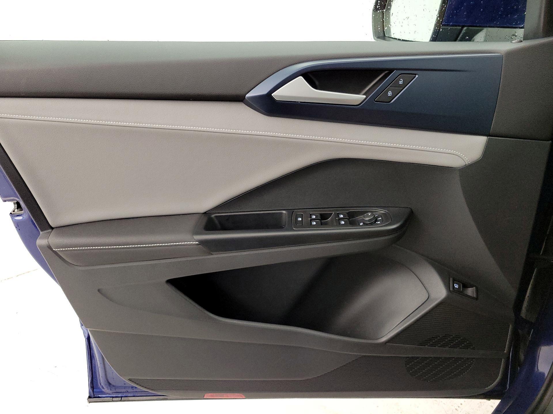 Thumbnail: 2024 Volkswagen Taos - 12