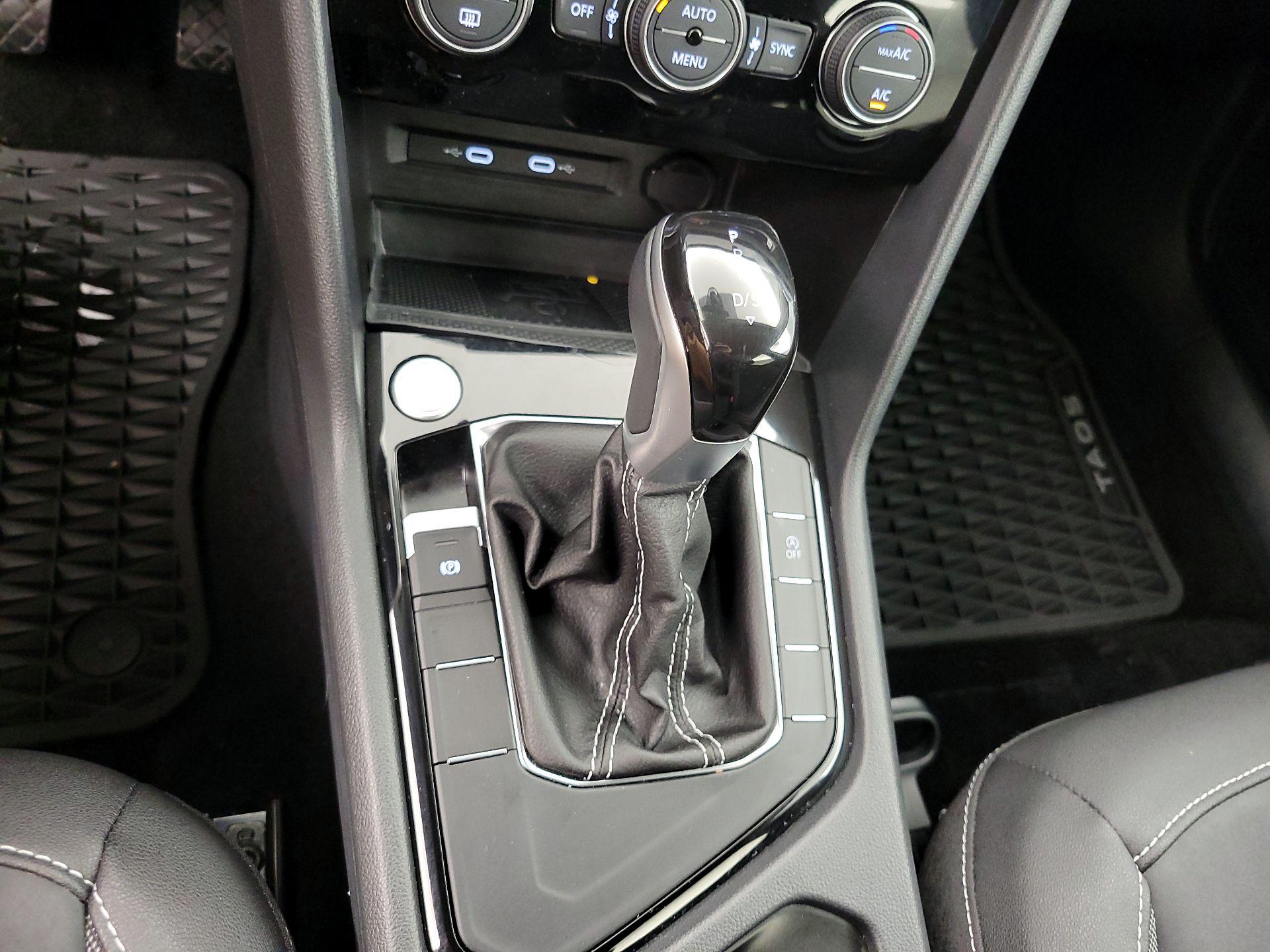 Thumbnail: 2024 Volkswagen Taos - 17