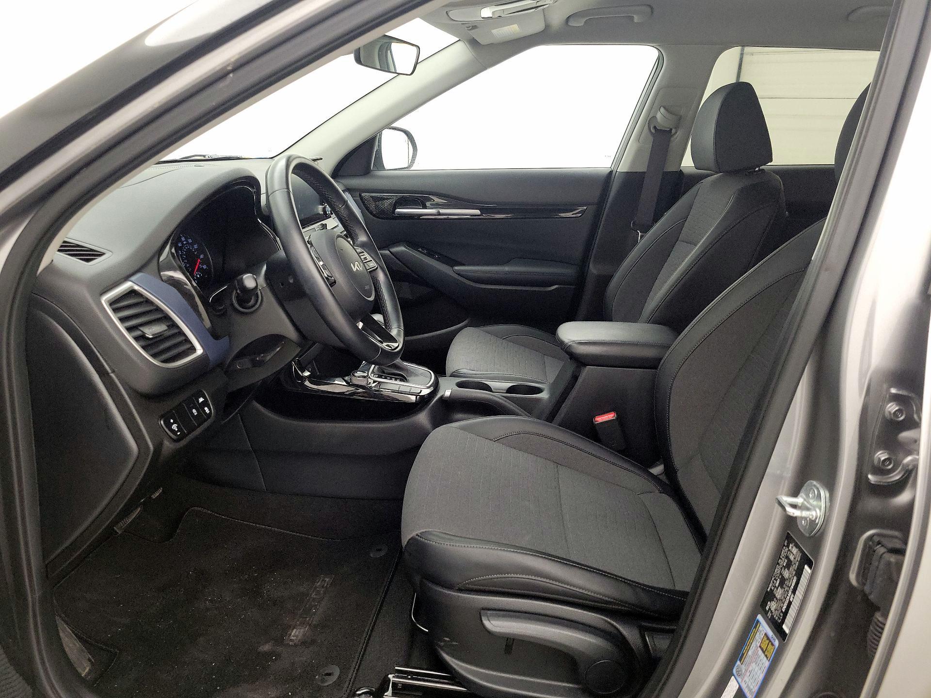 Thumbnail: 2023 Kia Seltos - 11