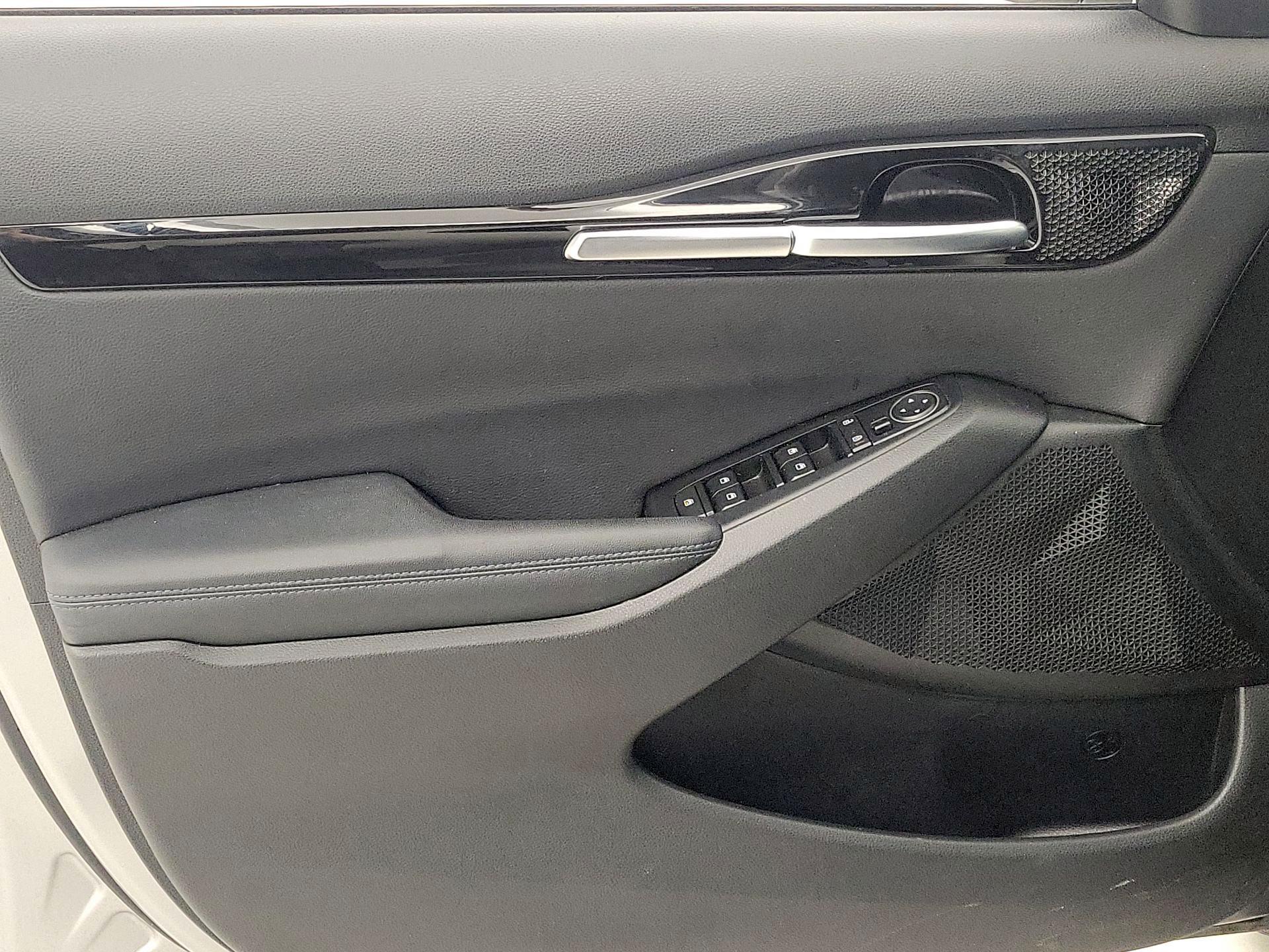 Thumbnail: 2023 Kia Seltos - 12